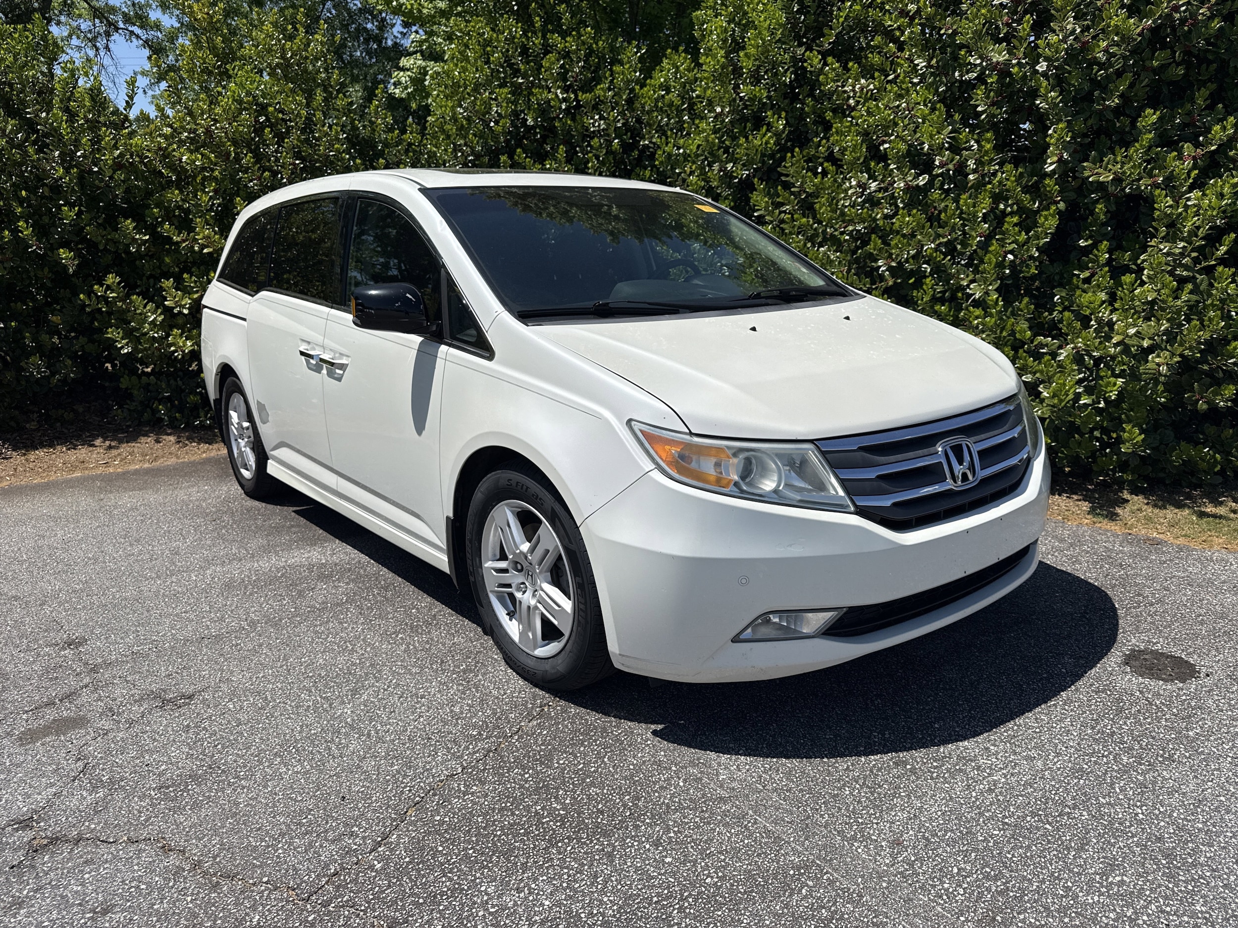 2012 Honda Odyssey Touring Elite photo 2