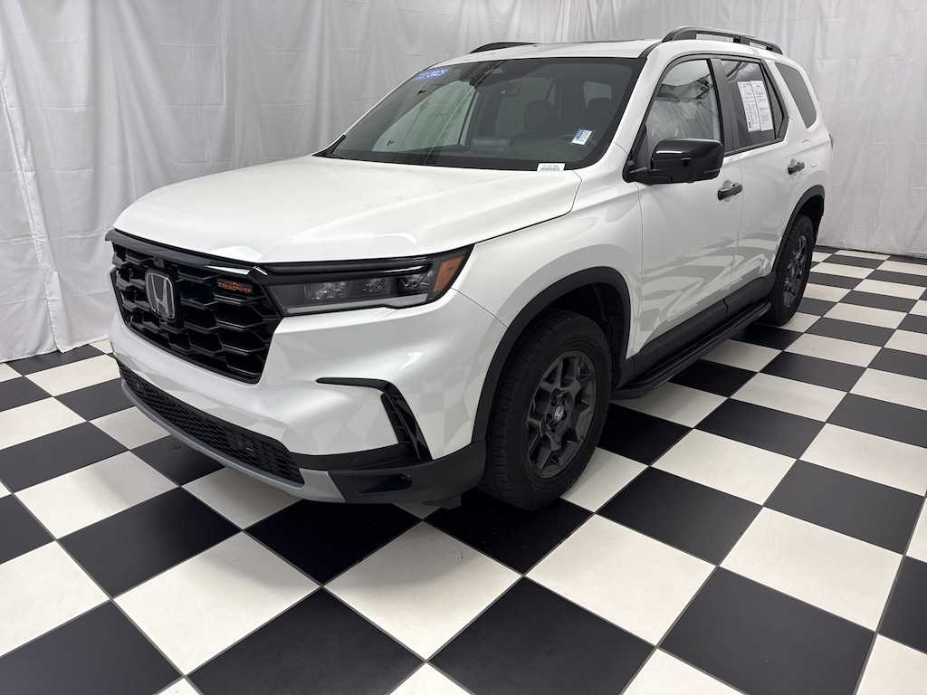 Certified 2025 Honda Pilot TrailSport SUV