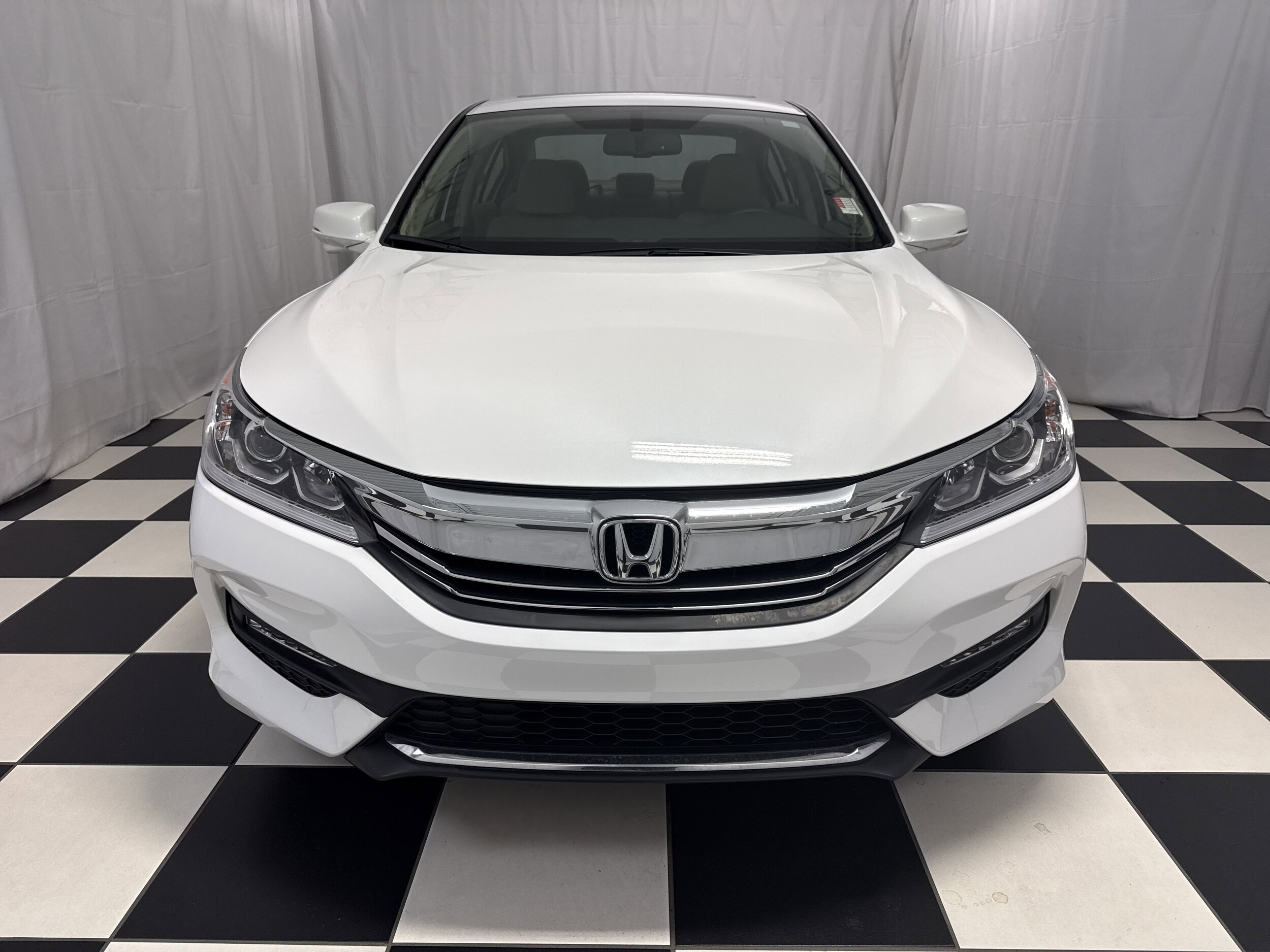 2016 Honda Accord EX-L photo 3