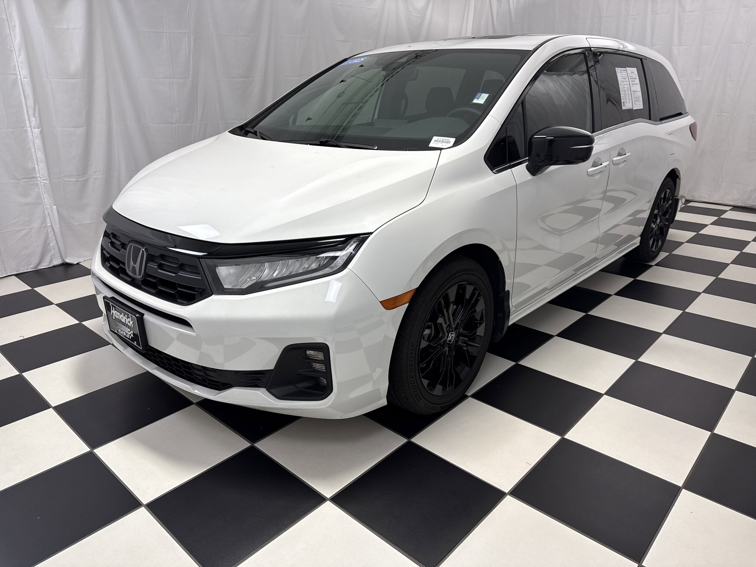 2025 Honda Odyssey photo 3