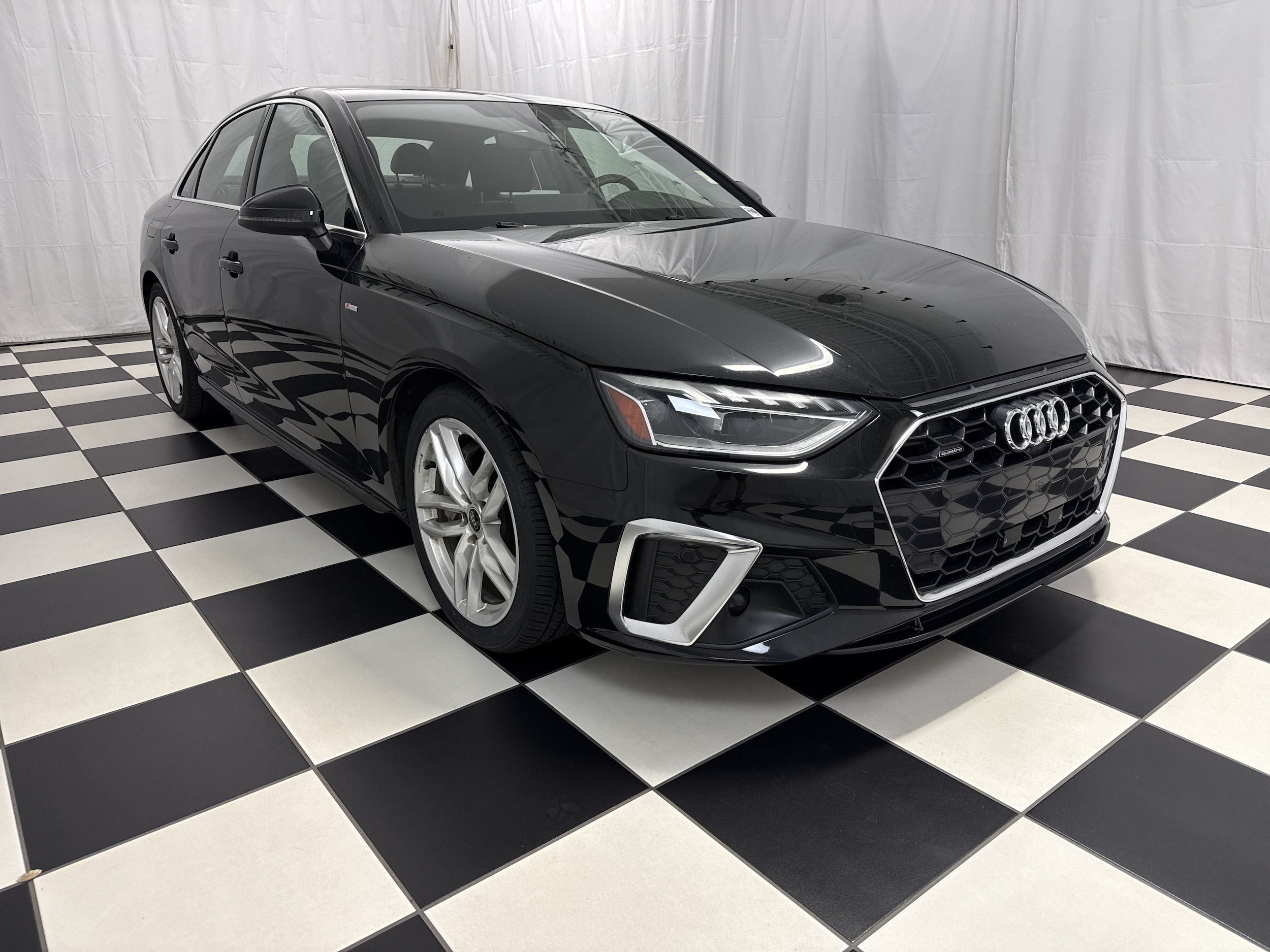 Audi A4 Sedan S Line Premium Plus