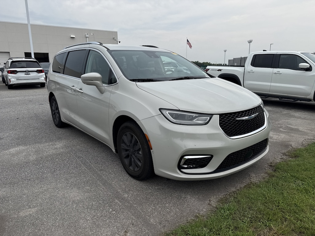 Certified 2021 Chrysler Pacifica Hybrid Touring L Minivan