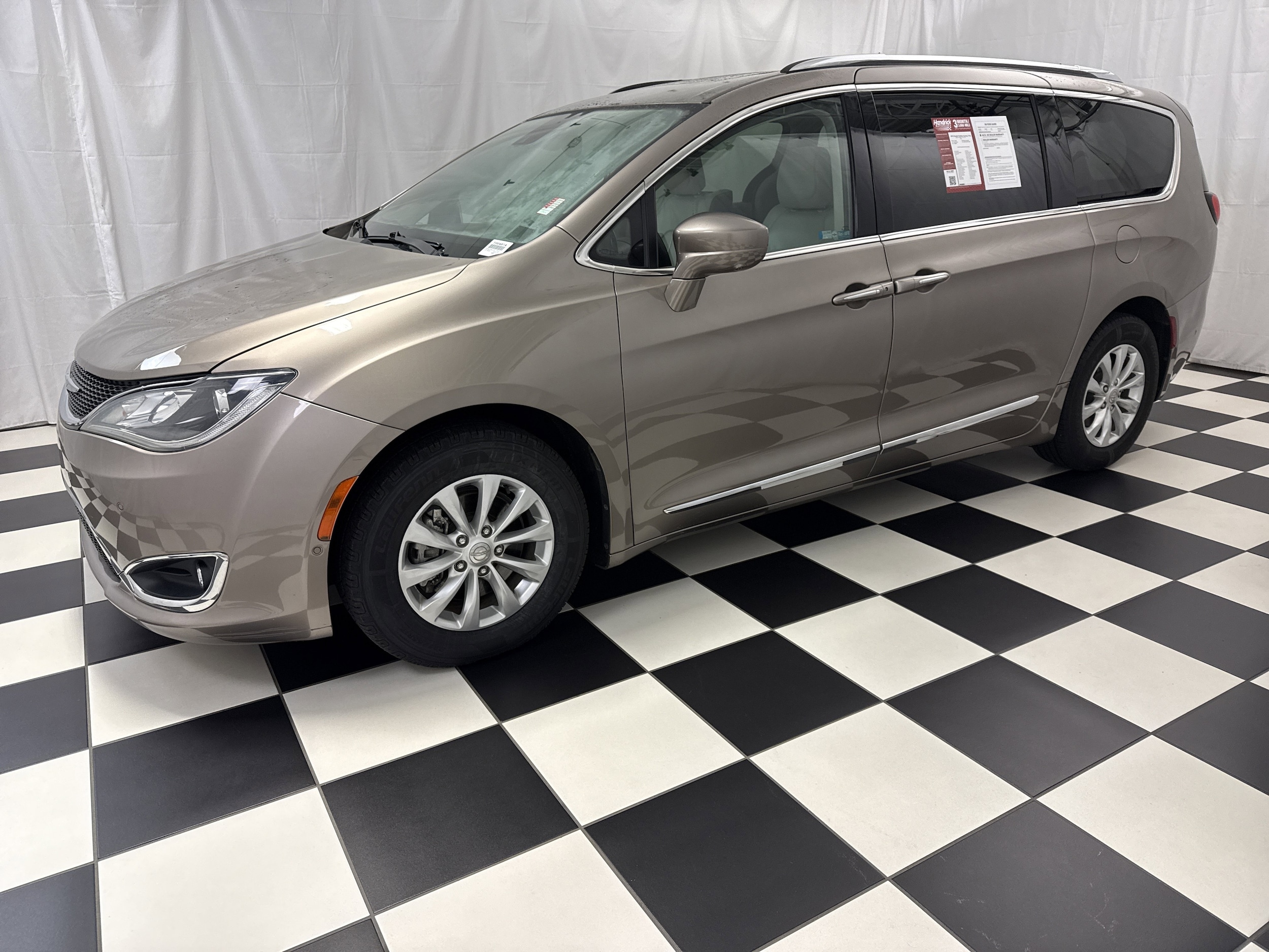 2018 Chrysler Pacifica Touring L Plus photo 5