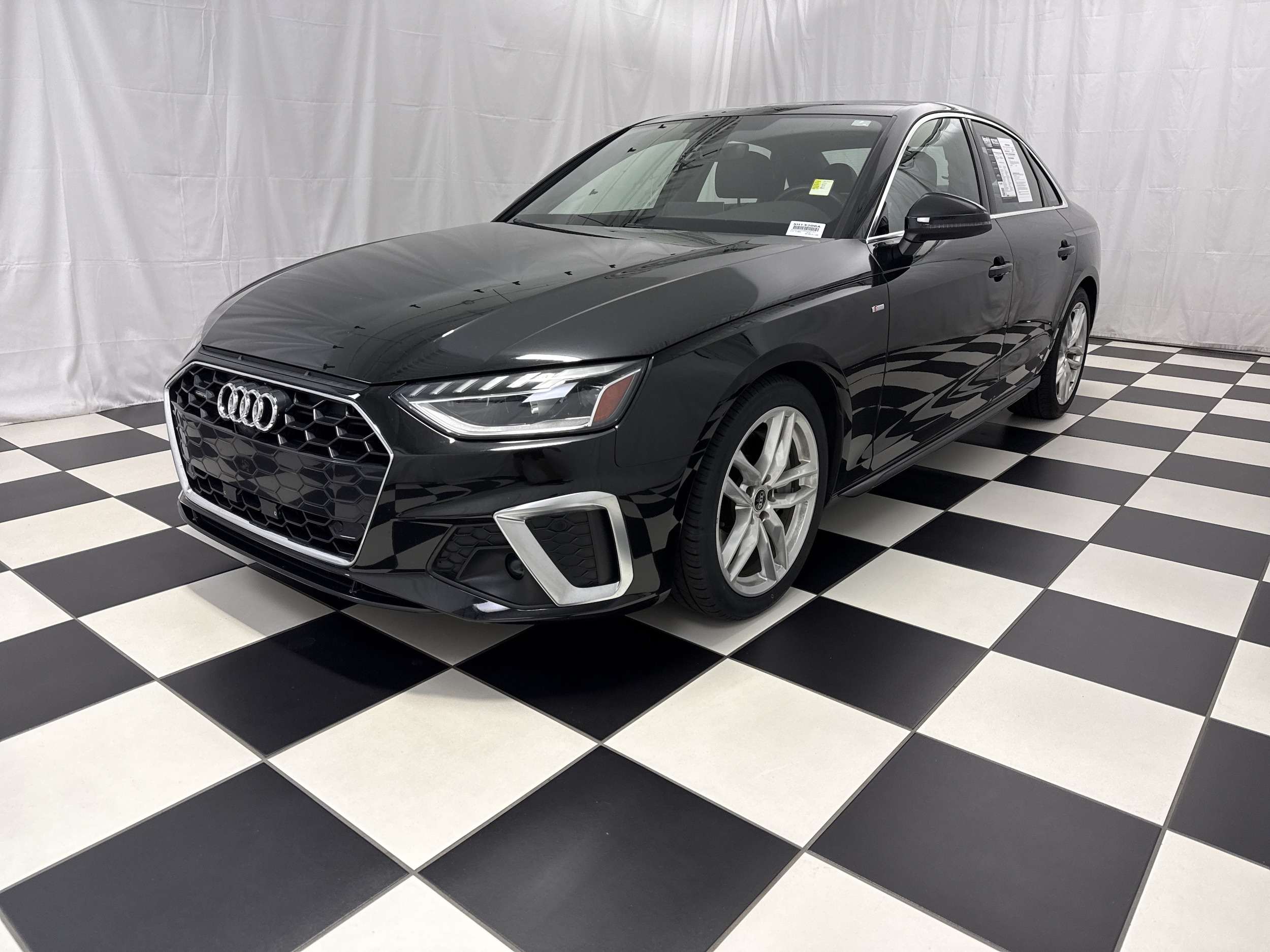 Audi A4 Sedan S Line Premium Plus
