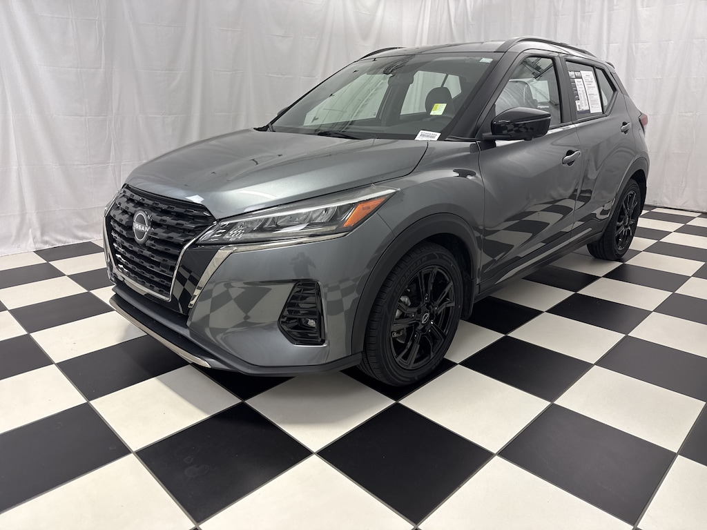 Used 2023 Nissan Kicks SR SUV