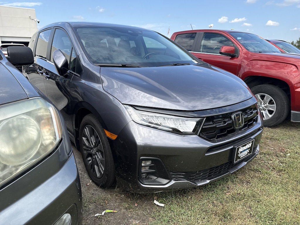 Used 2025 Honda Odyssey Touring Minivan