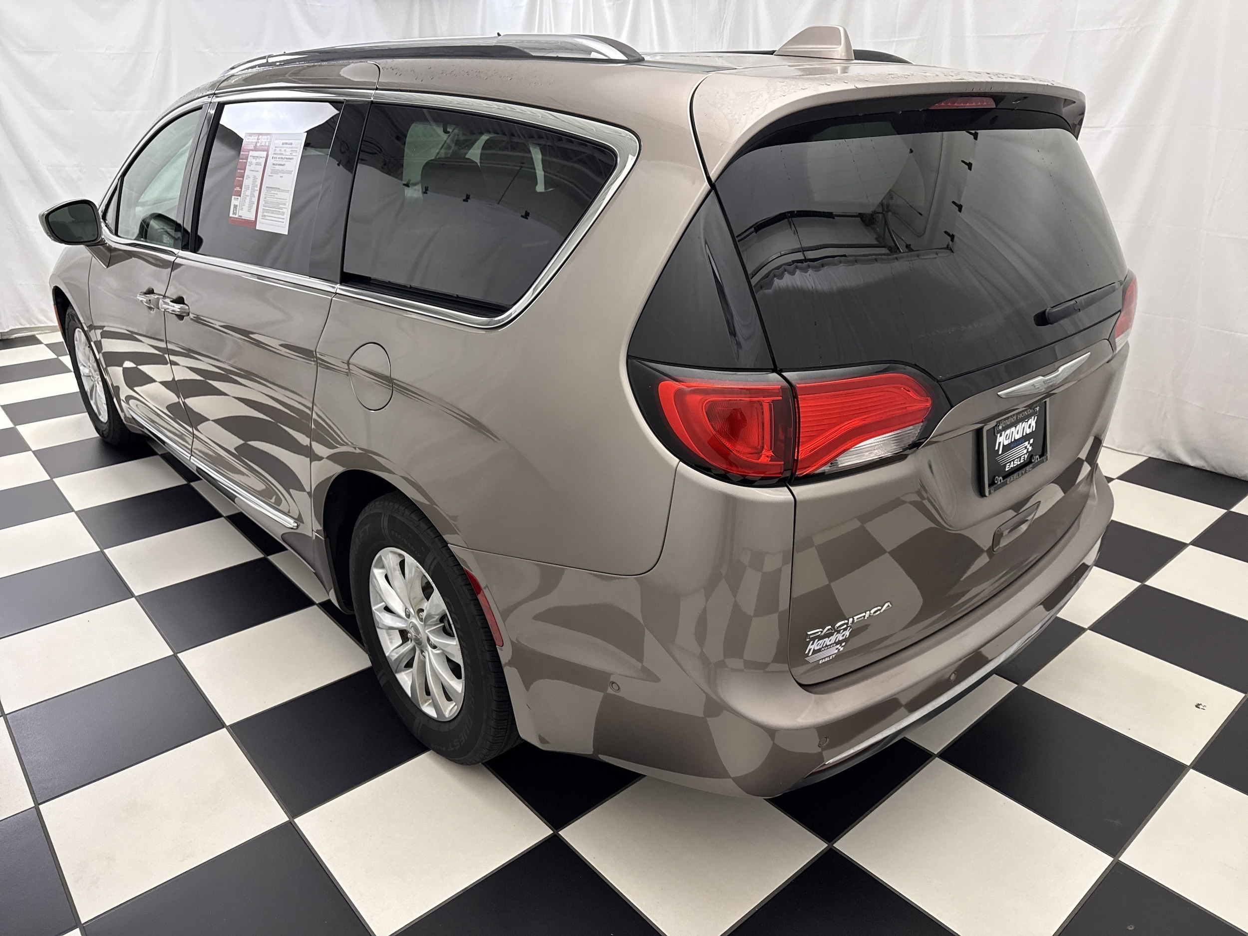 2018 Chrysler Pacifica Touring L Plus photo 3