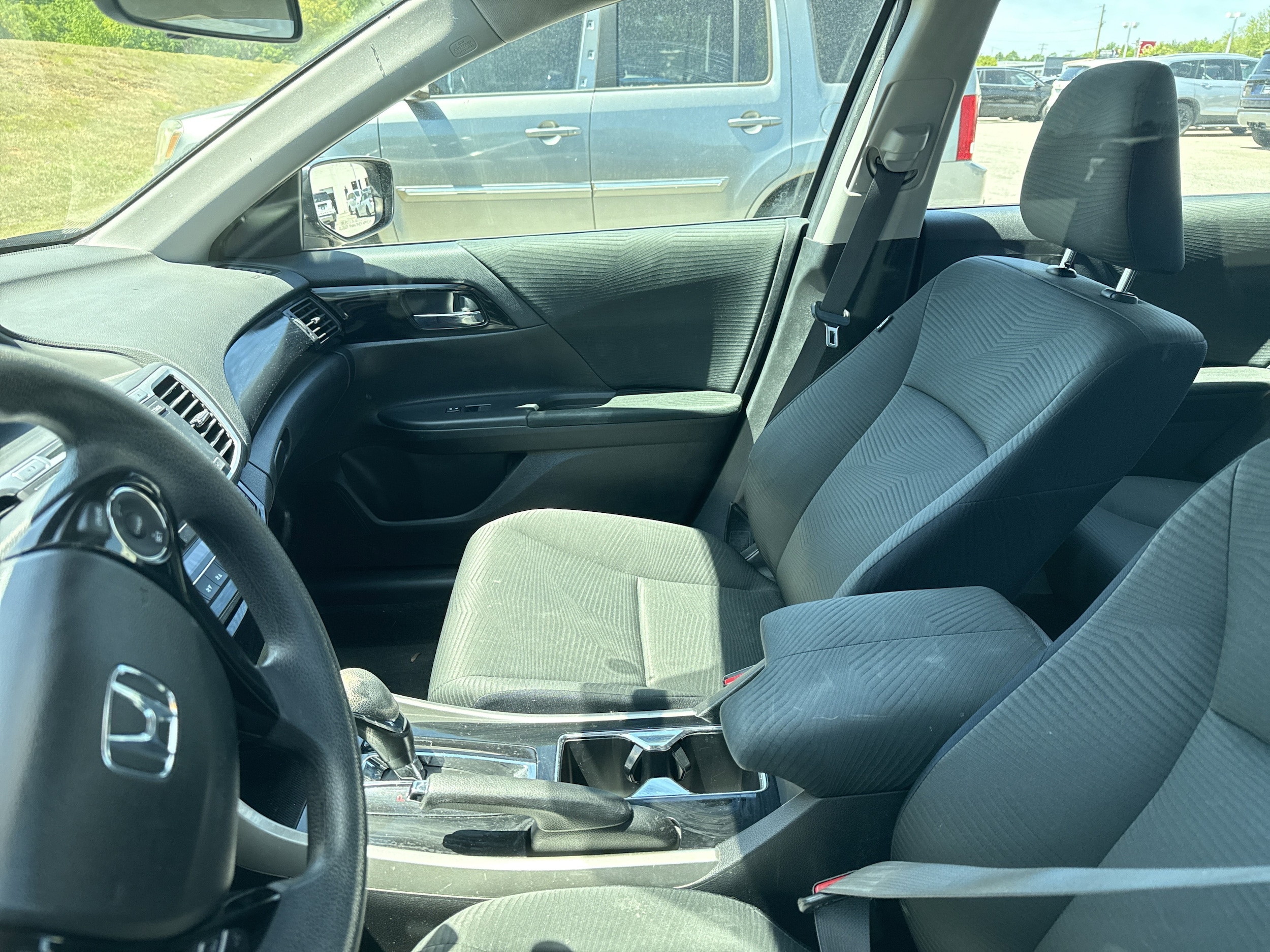 2017 Honda Accord LX photo 6