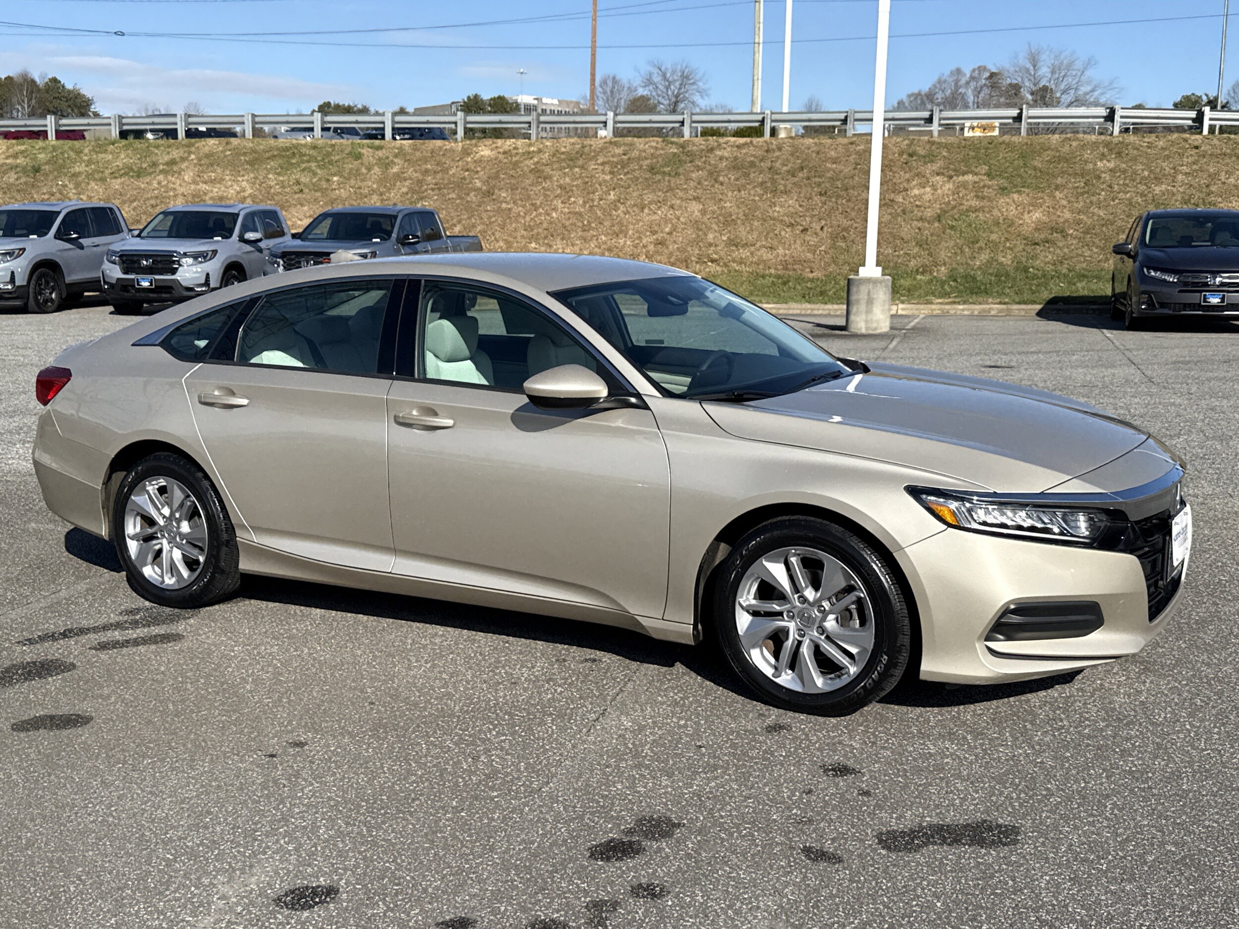 2018 Honda Accord LX photo 2