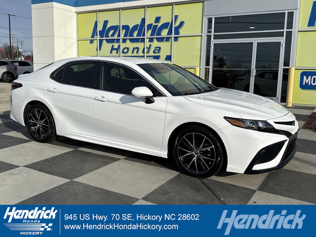 Used 2021 Toyota Camry SE Sedan