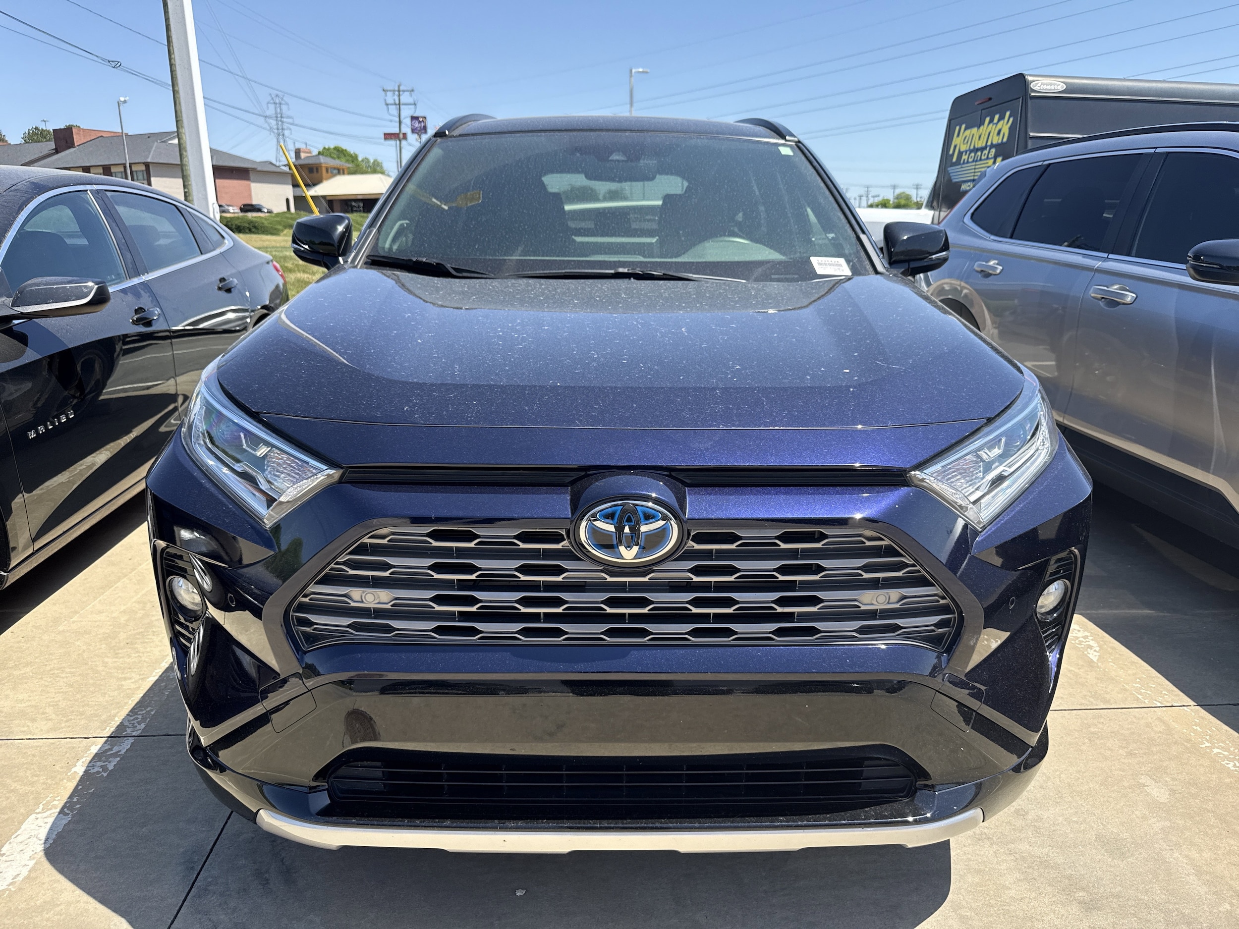 2020 Toyota RAV4 Hybrid XSE photo 3