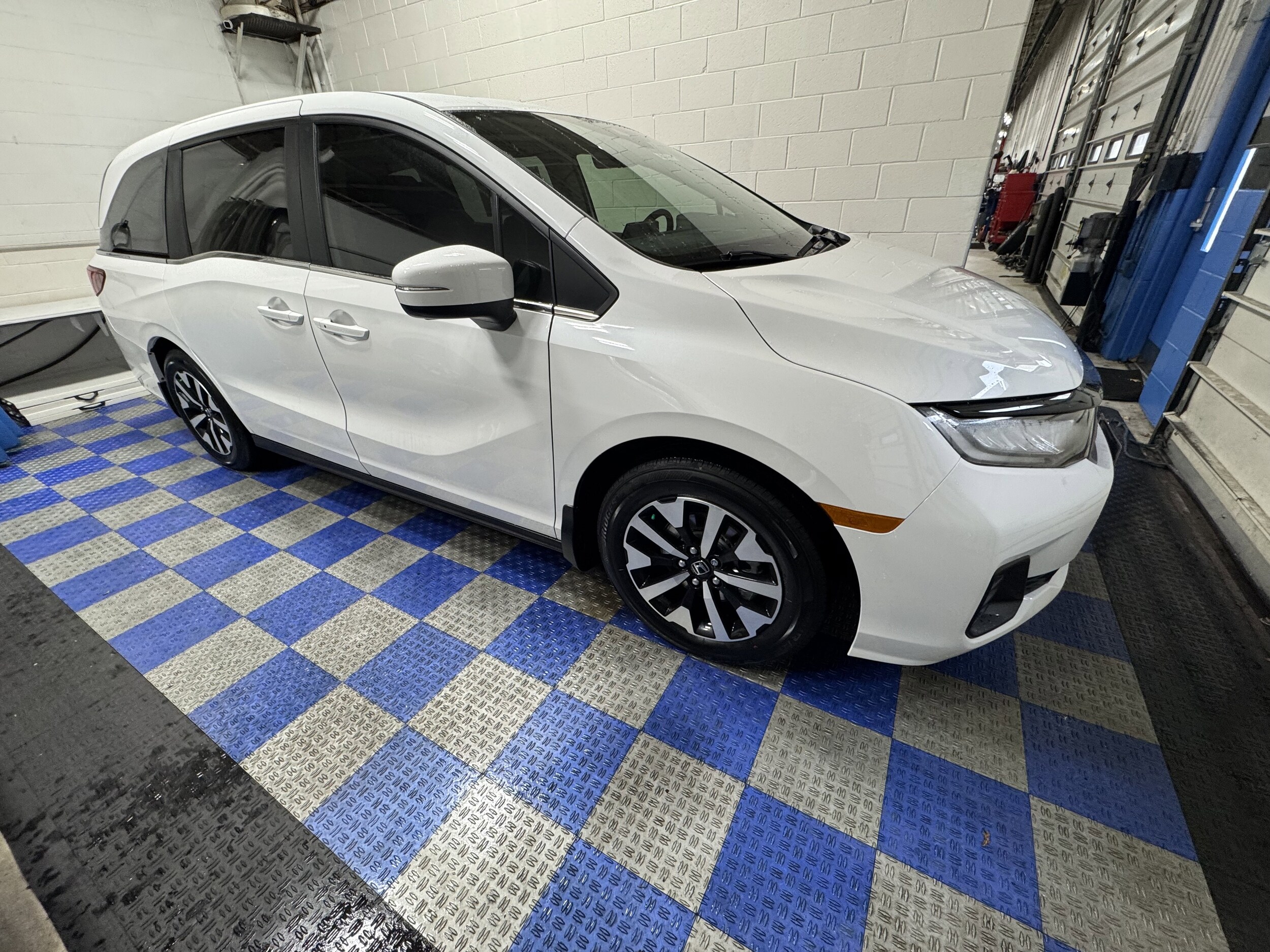 2026 Honda Odyssey EX-L photo 2