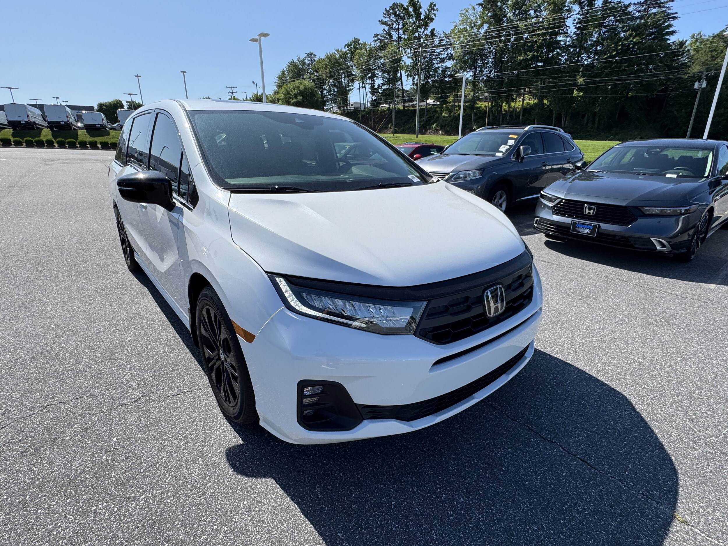 2026 Honda Odyssey photo 3