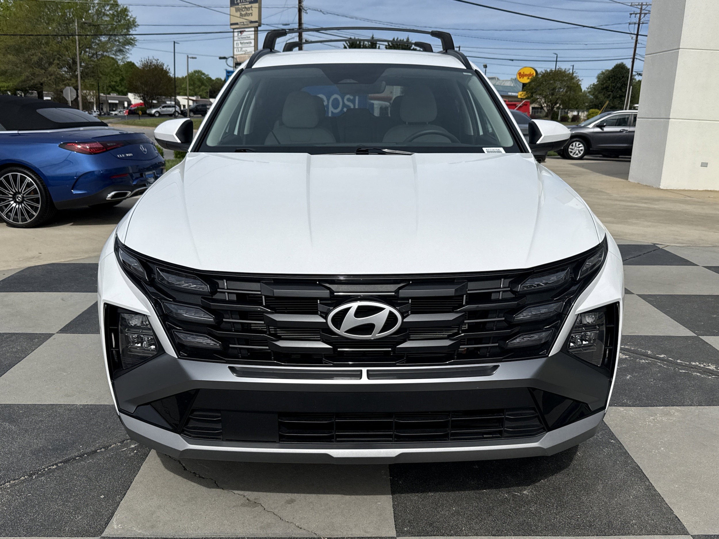 2025 Hyundai Tucson SEL photo 2