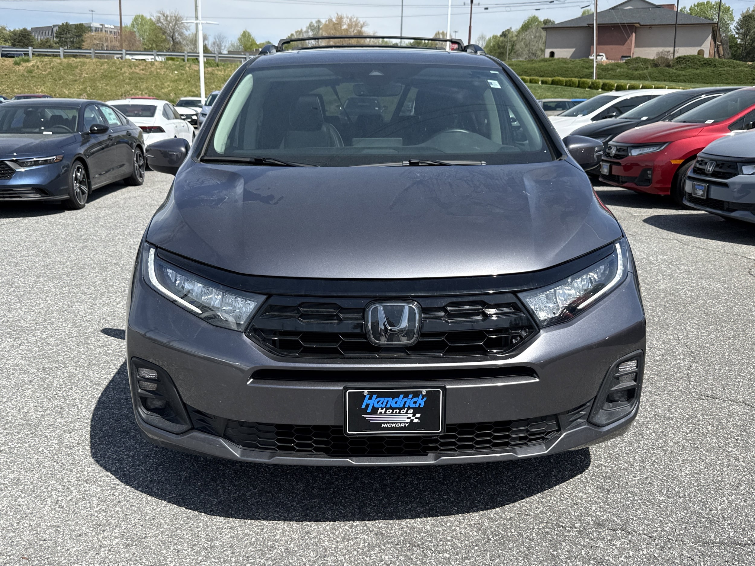 2025 Honda Odyssey Touring photo 2