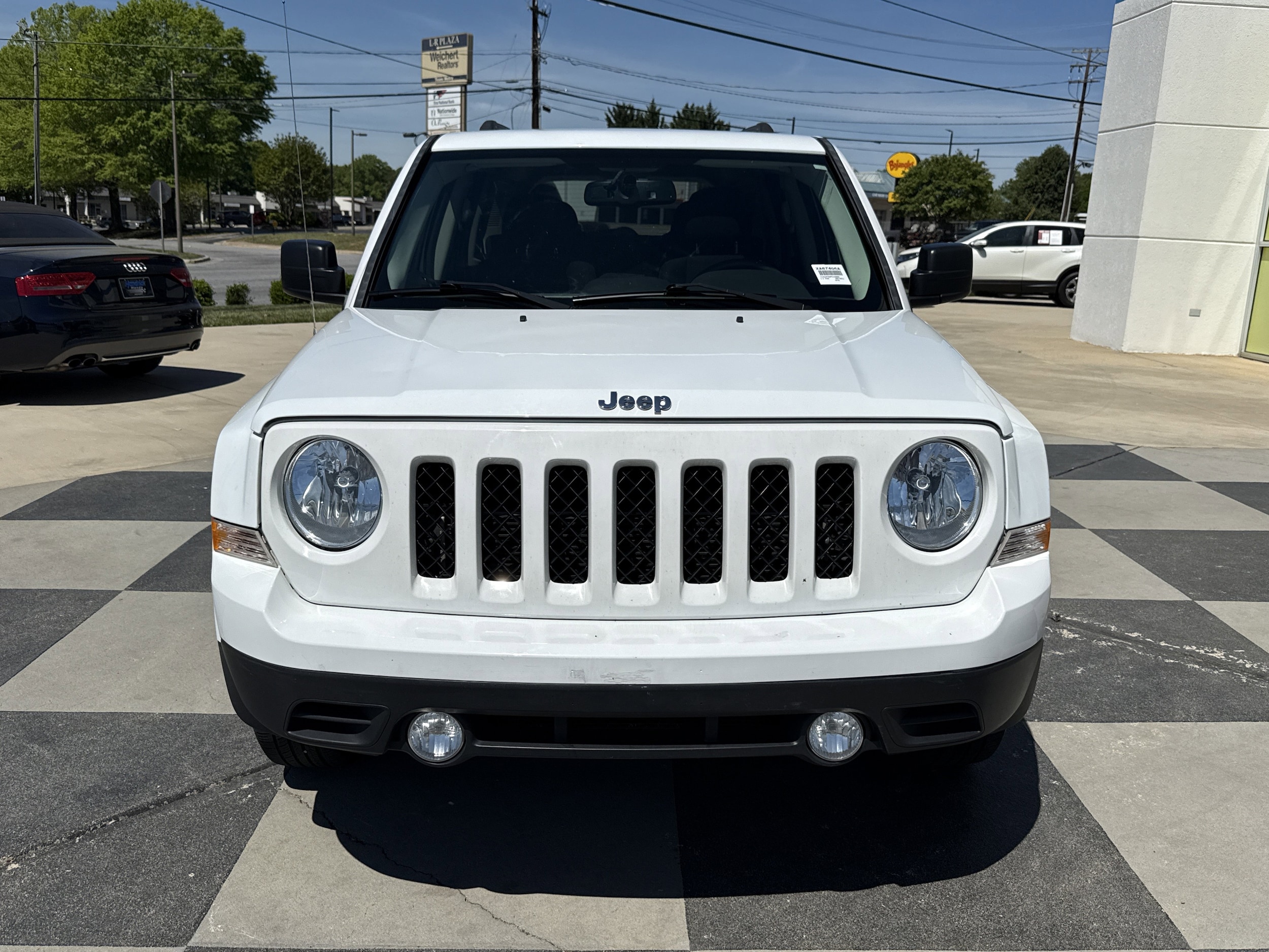 2015 Jeep Patriot Latitude FWD photo 2