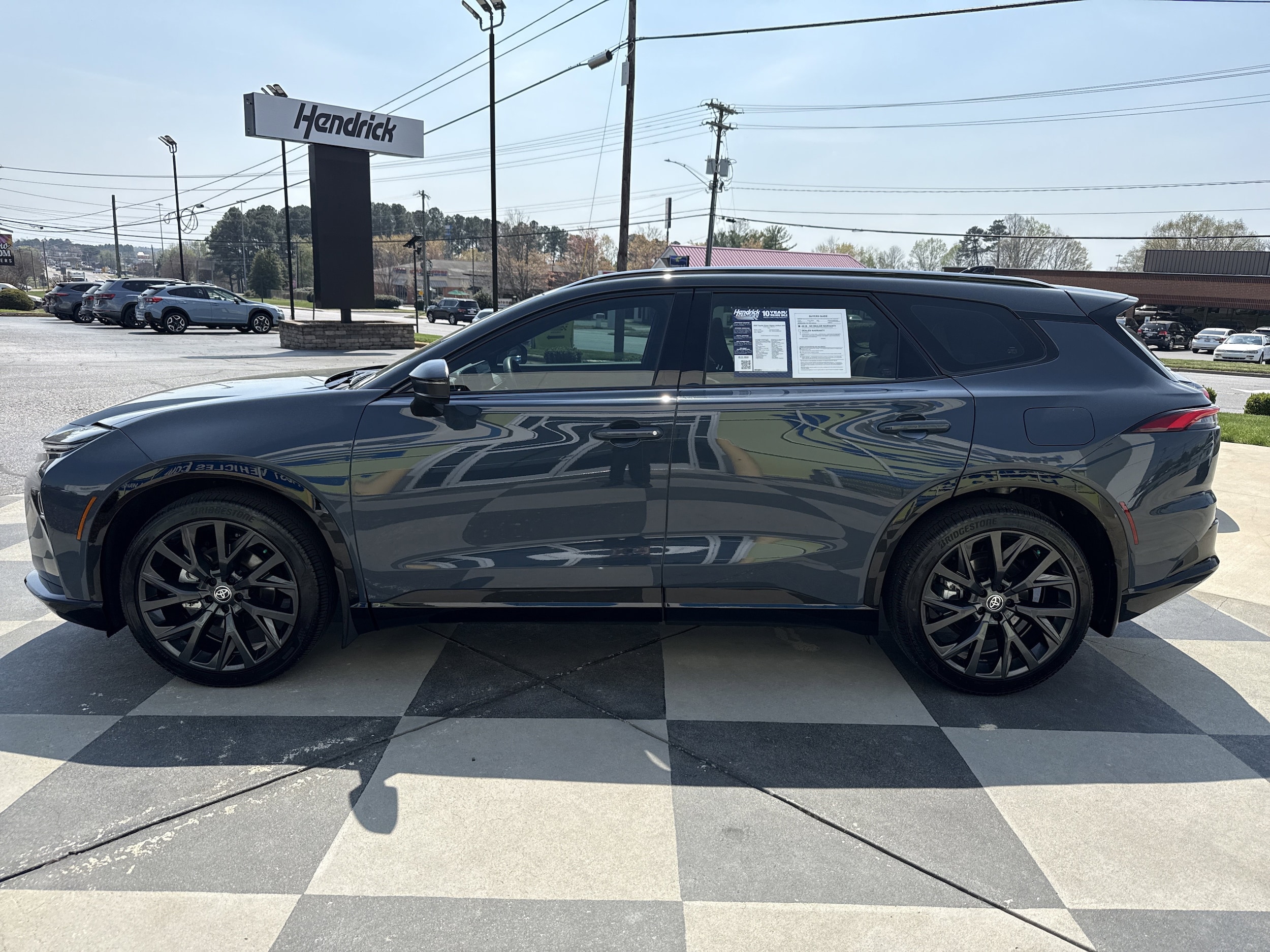 2025 Toyota Crown Signia Limited photo 5