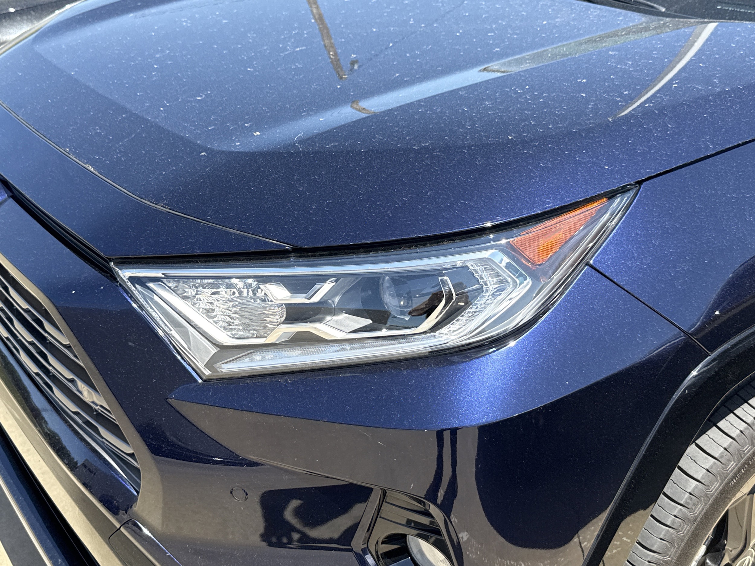 2020 Toyota RAV4 Hybrid XSE photo 6