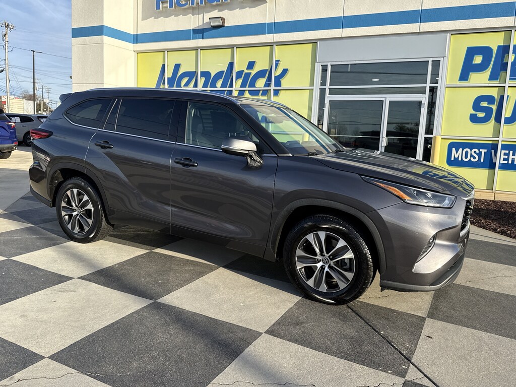 Used 2021 Toyota Highlander XLE SUV