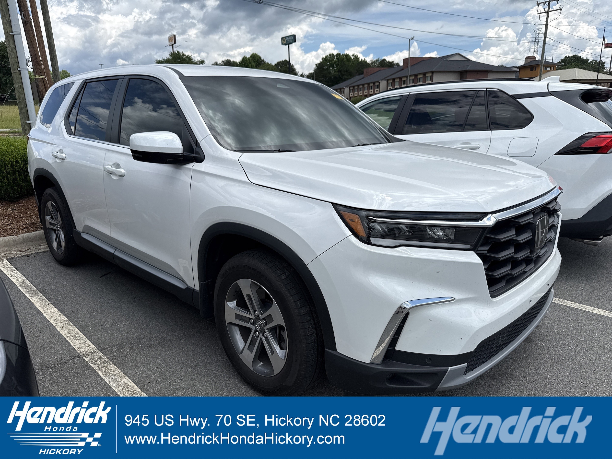 2024 Honda Pilot EX-L 8-Occupant AWD's photo