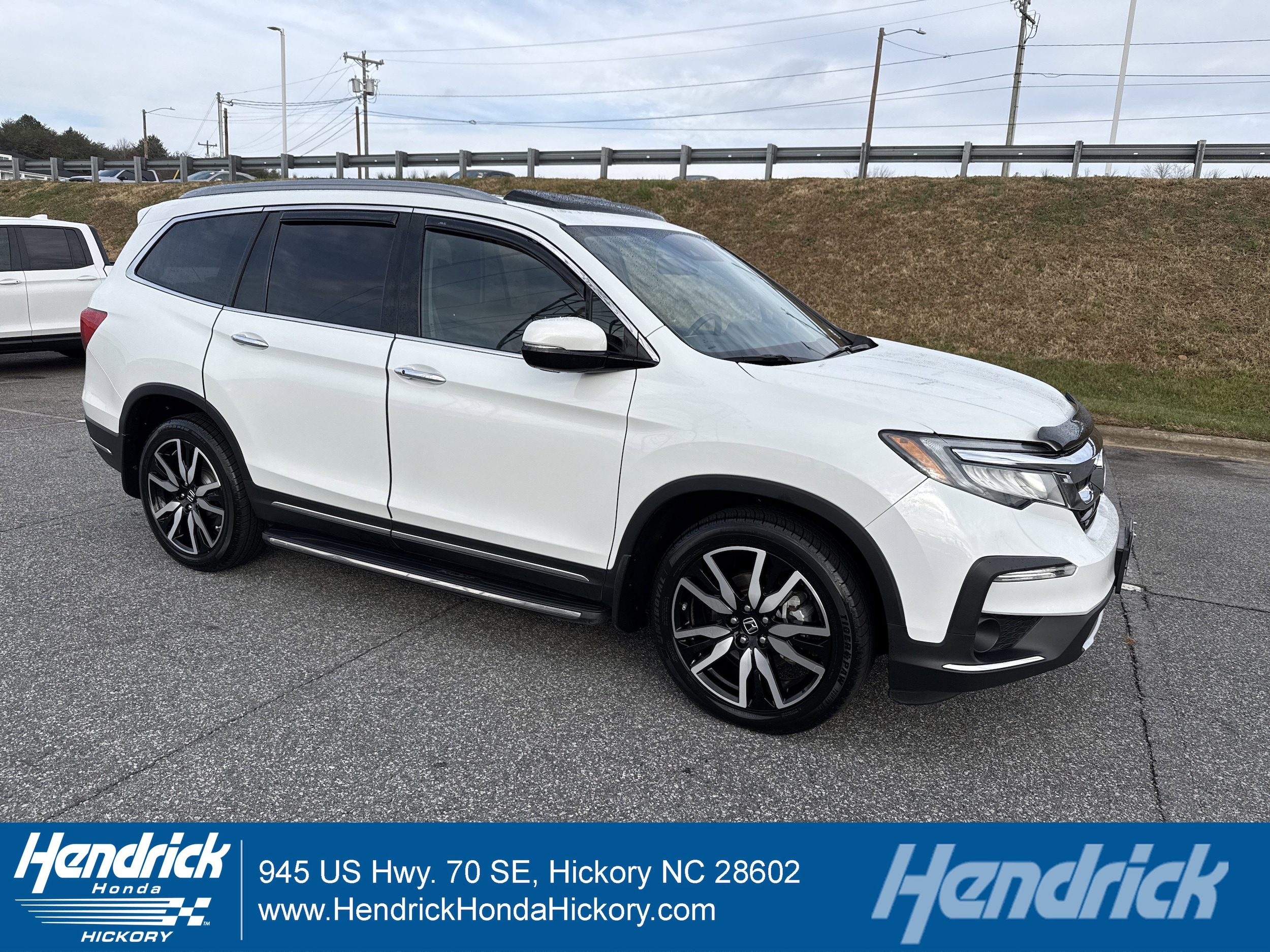 2021 Honda Pilot Elite's photo