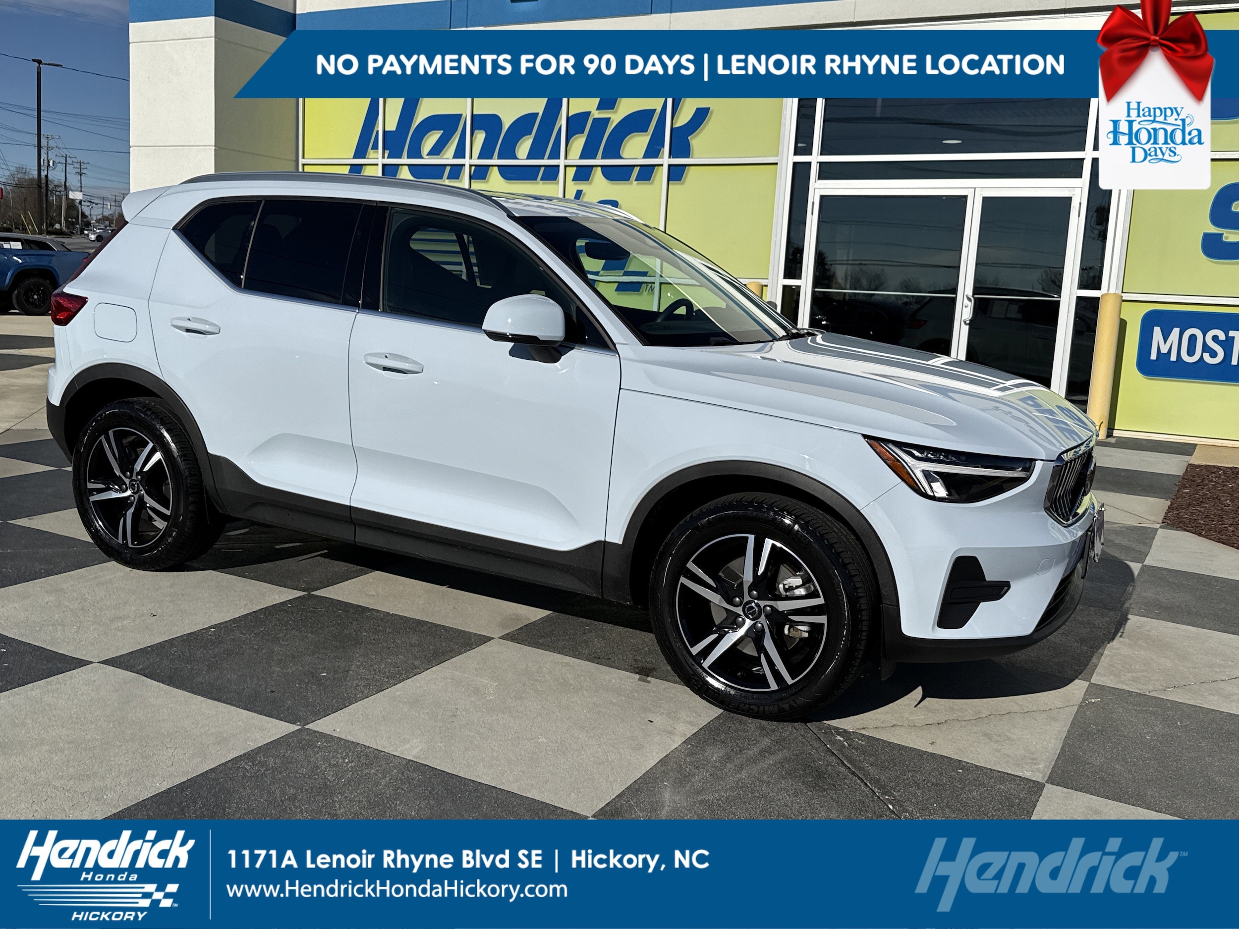 2025 Volvo XC40 Core