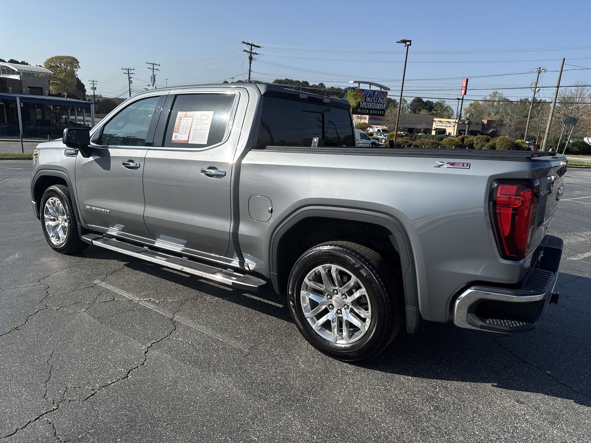 2022 GMC Sierra 1500 Limited SLT photo 6