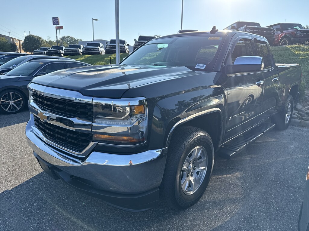 Used 2018 Chevrolet Silverado 1500 LT w/1LT Truck Double Cab