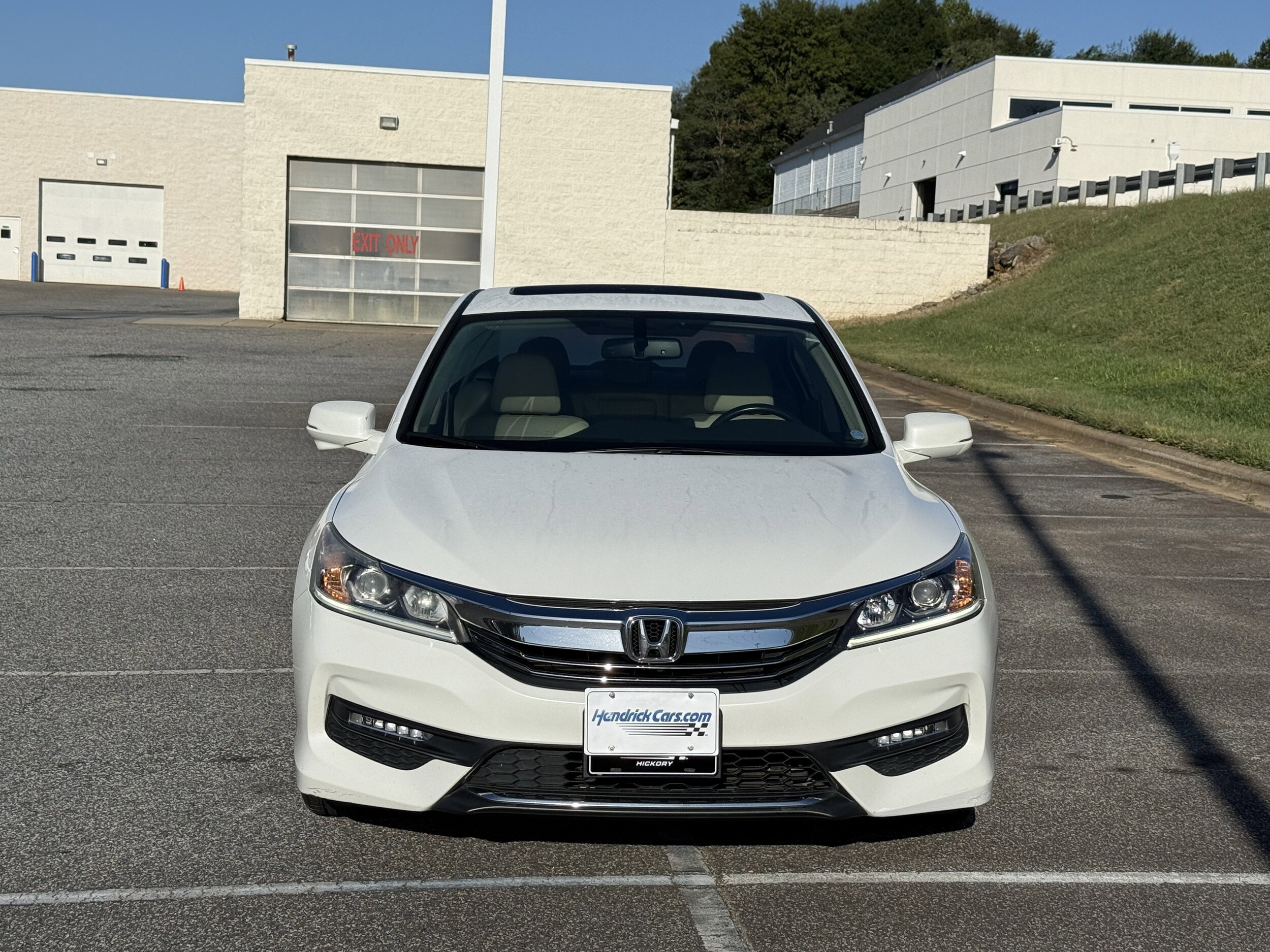2016 Honda Accord EX-L photo 2