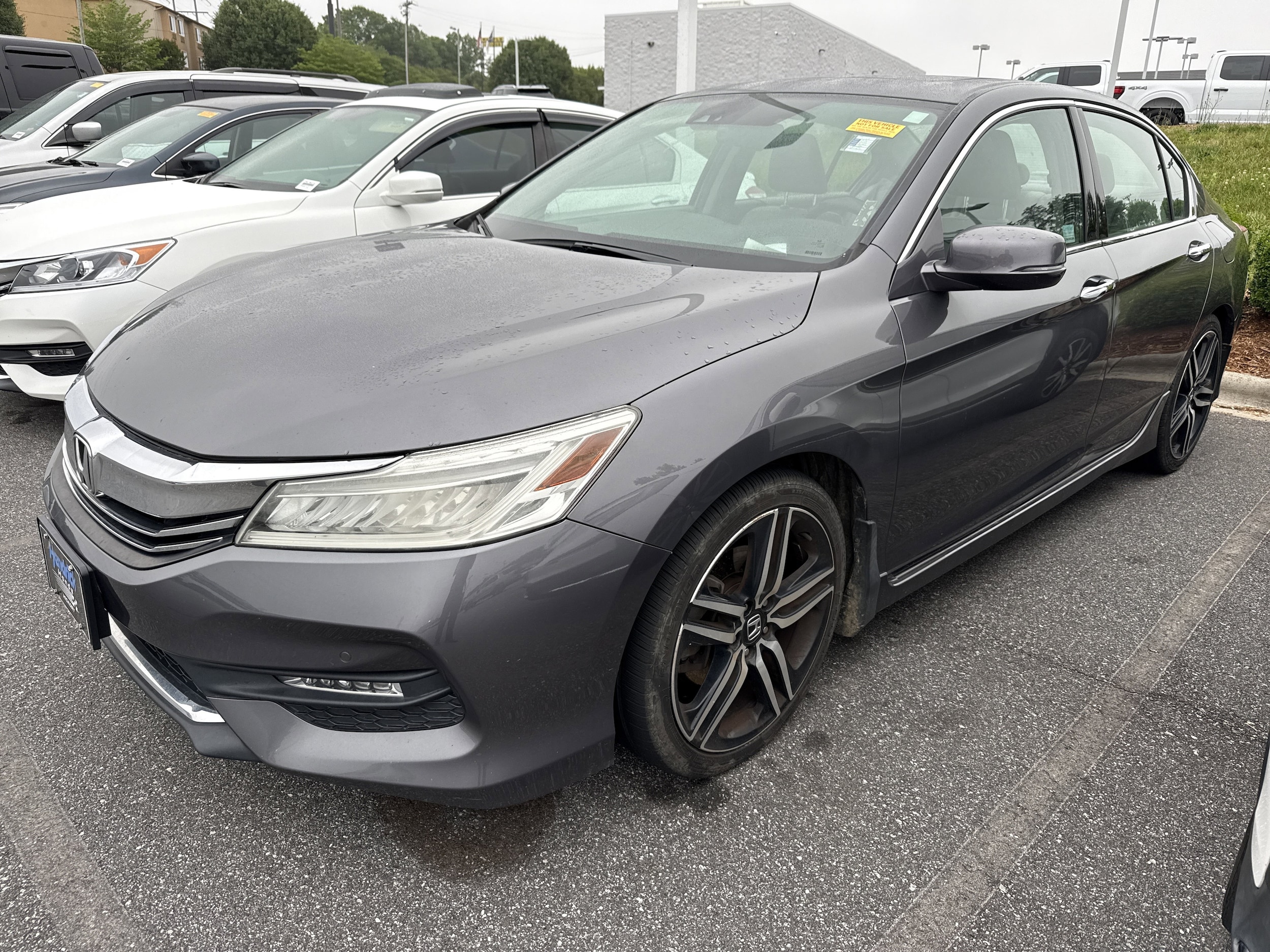 2016 Honda Accord Touring photo 5