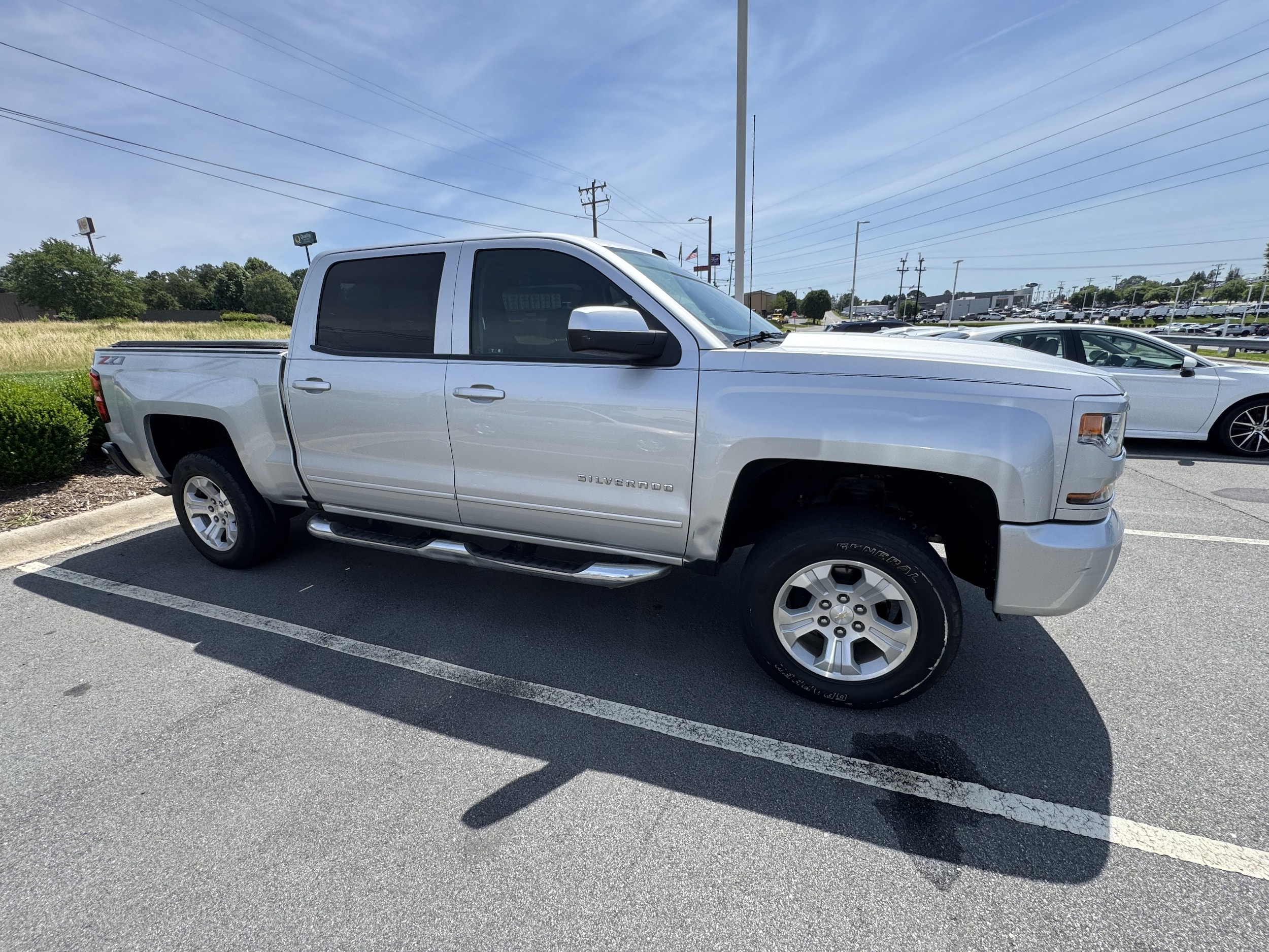 Used 2018 Chevrolet Silverado 1500 LT Z71 with VIN 3GCUKREC5JG560841 for sale in Hickory, NC