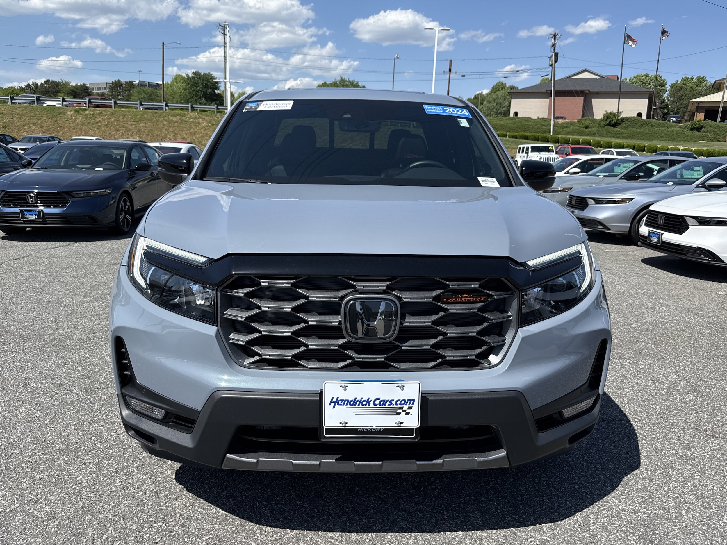 2024 Honda Ridgeline TrailSport photo 2