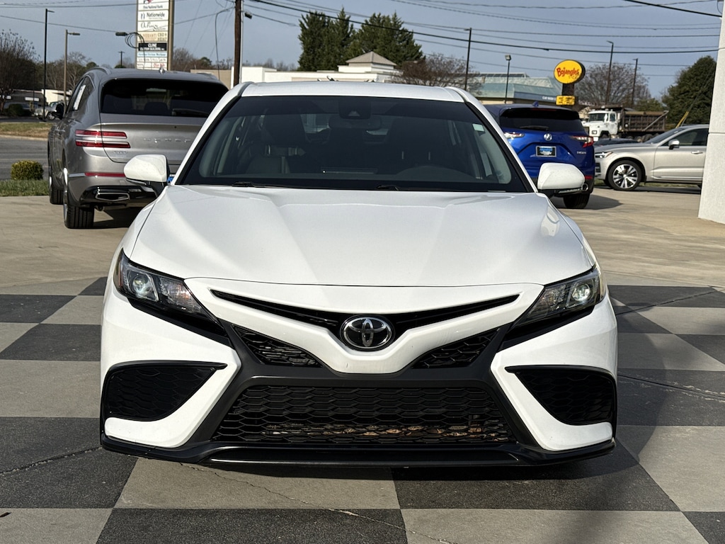 Used 2021 Toyota Camry SE Sedan