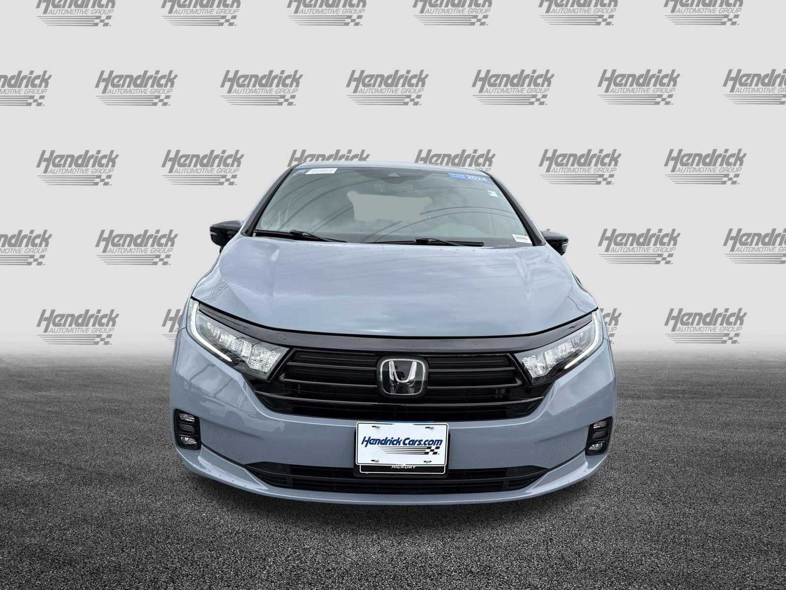 2024 Honda Odyssey Sport photo 2