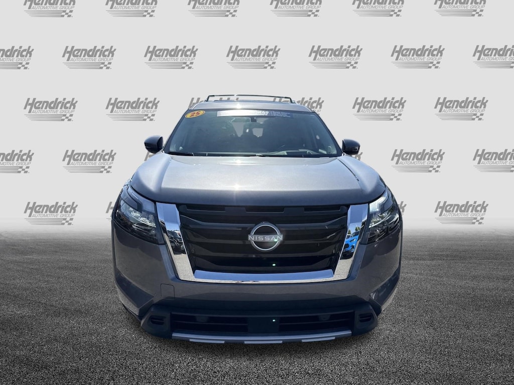 Used 2025 Nissan Pathfinder Platinum SUV