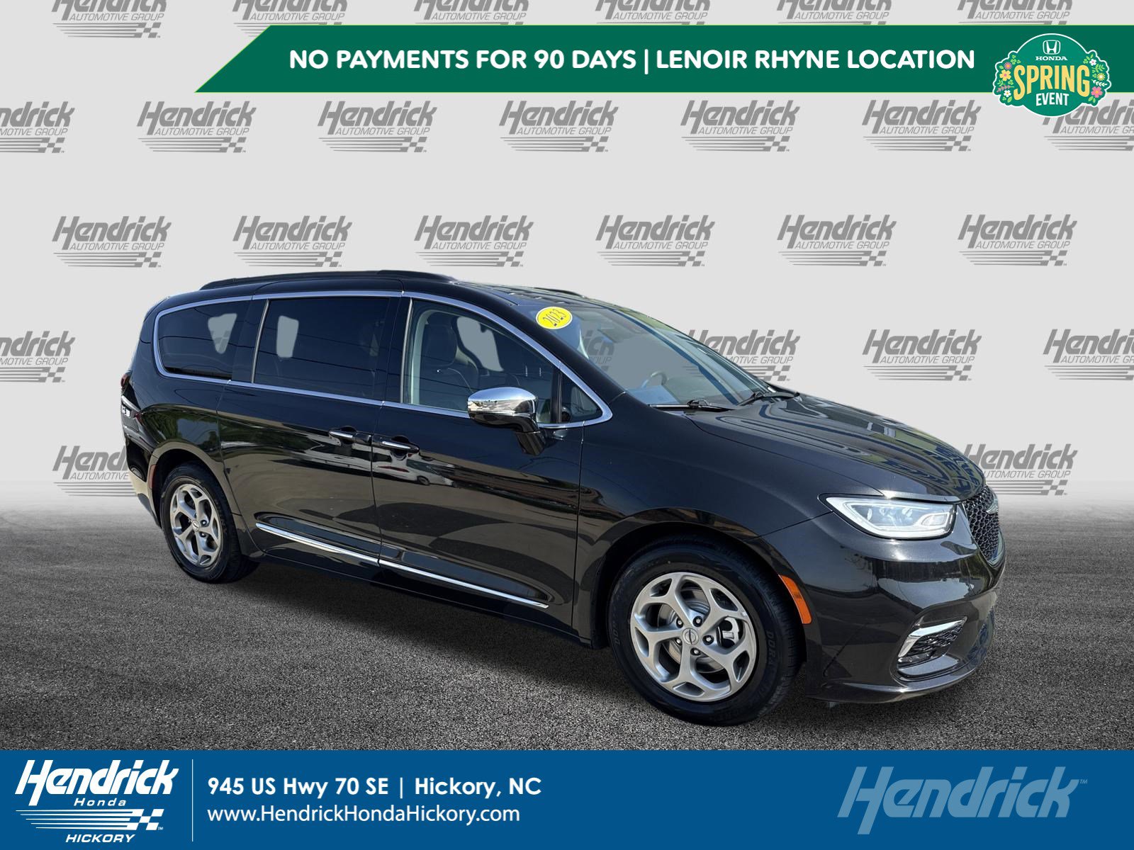 2023 Chrysler Pacifica Limited's photo