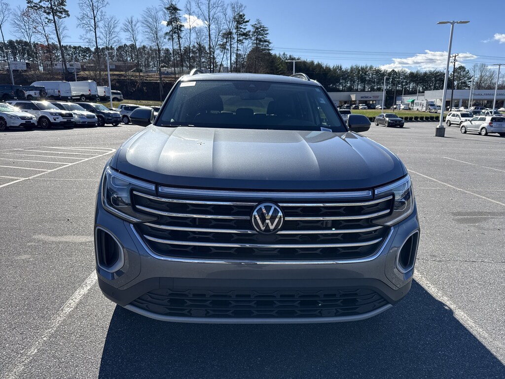 Used 2024 Volkswagen Atlas 2.0T SE w/Technology SUV