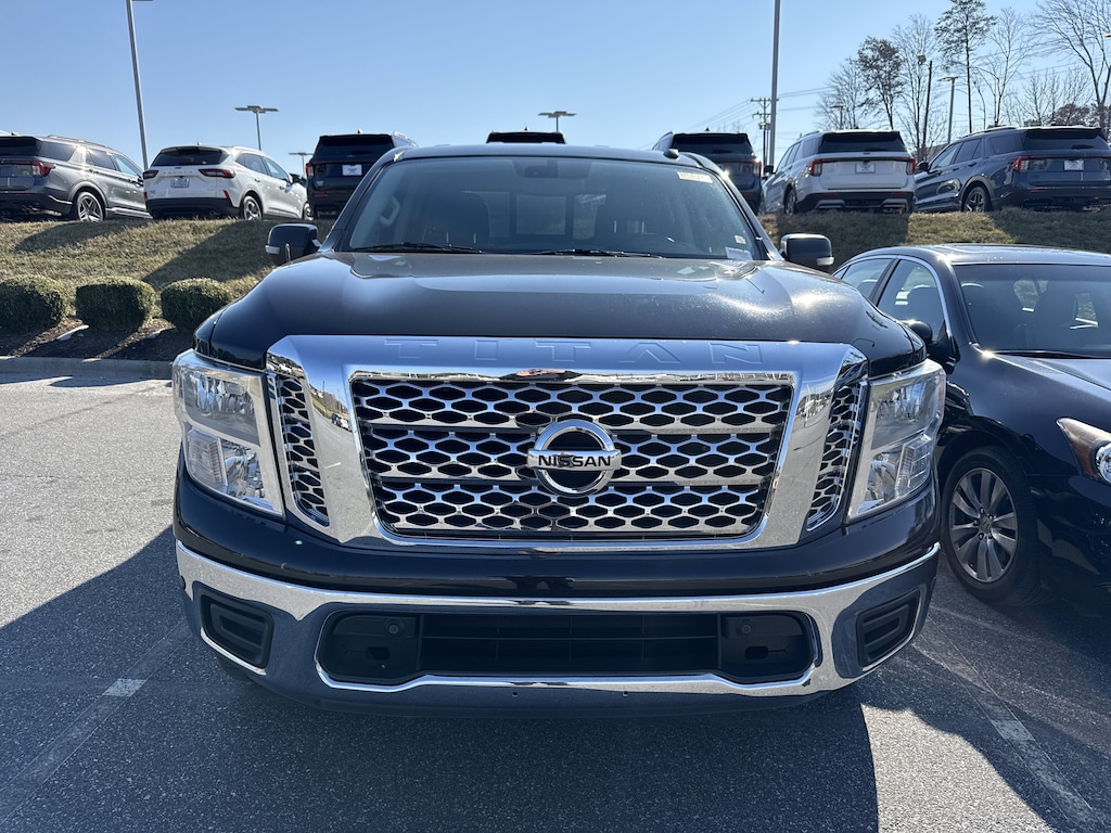 Used 2019 Nissan Titan SV Truck Crew Cab