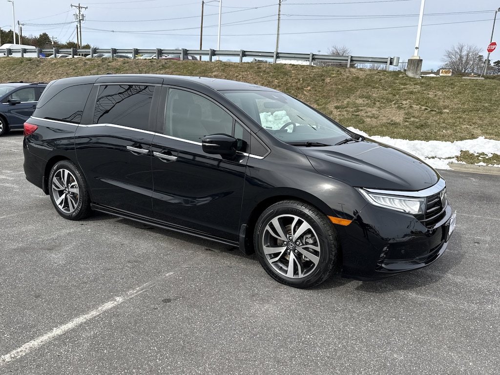 Certified 2022 Honda Odyssey Touring Van