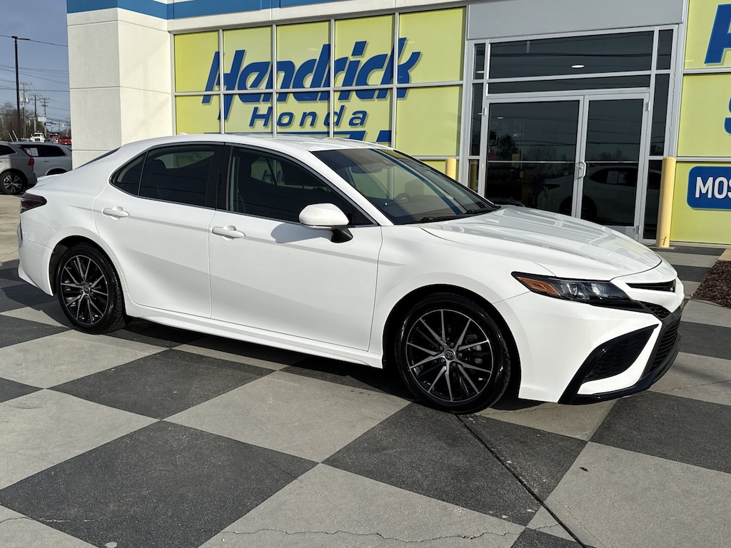 Used 2021 Toyota Camry SE Sedan