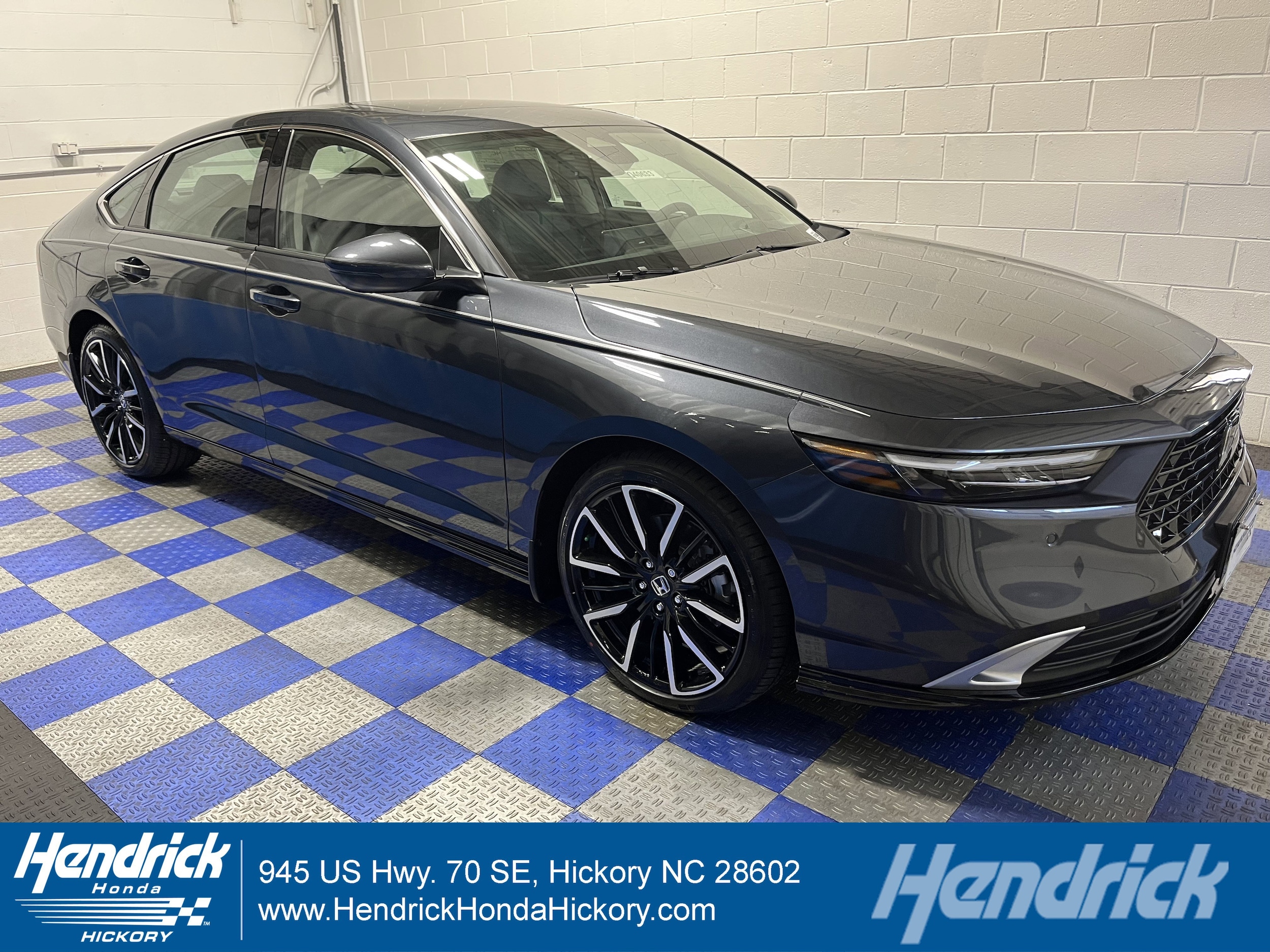 2025 Honda Accord Hybrid Touring's photo