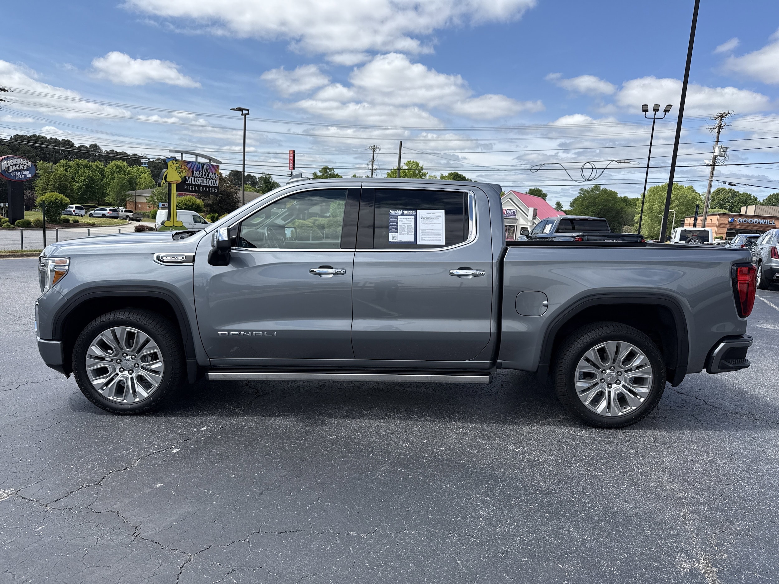 2022 GMC Sierra 1500 Limited Denali photo 5