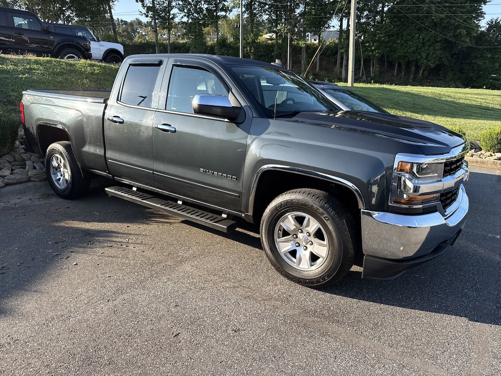 Used 2018 Chevrolet Silverado 1500 LT w/1LT Truck Double Cab