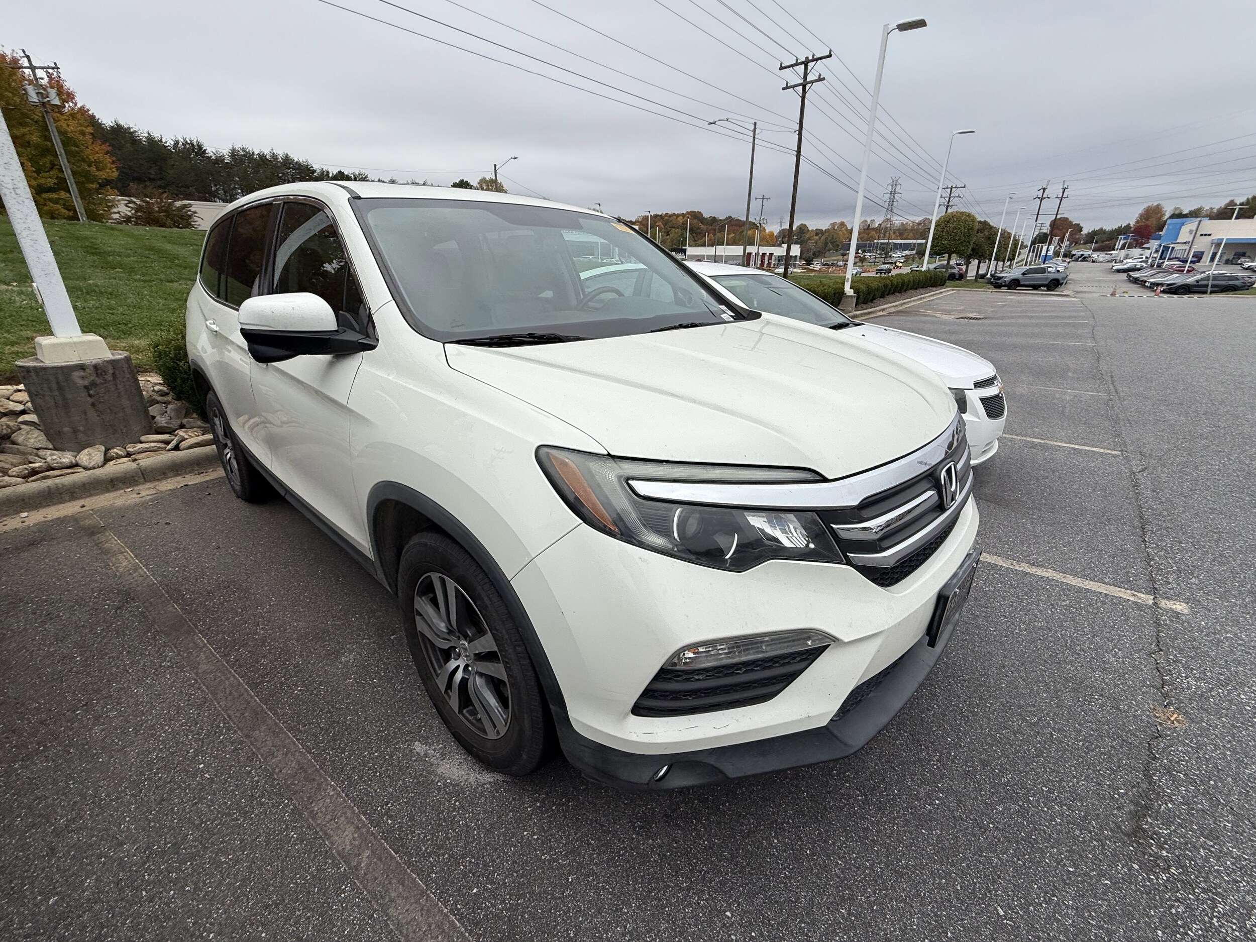 2017 Honda Pilot EX-L photo 3