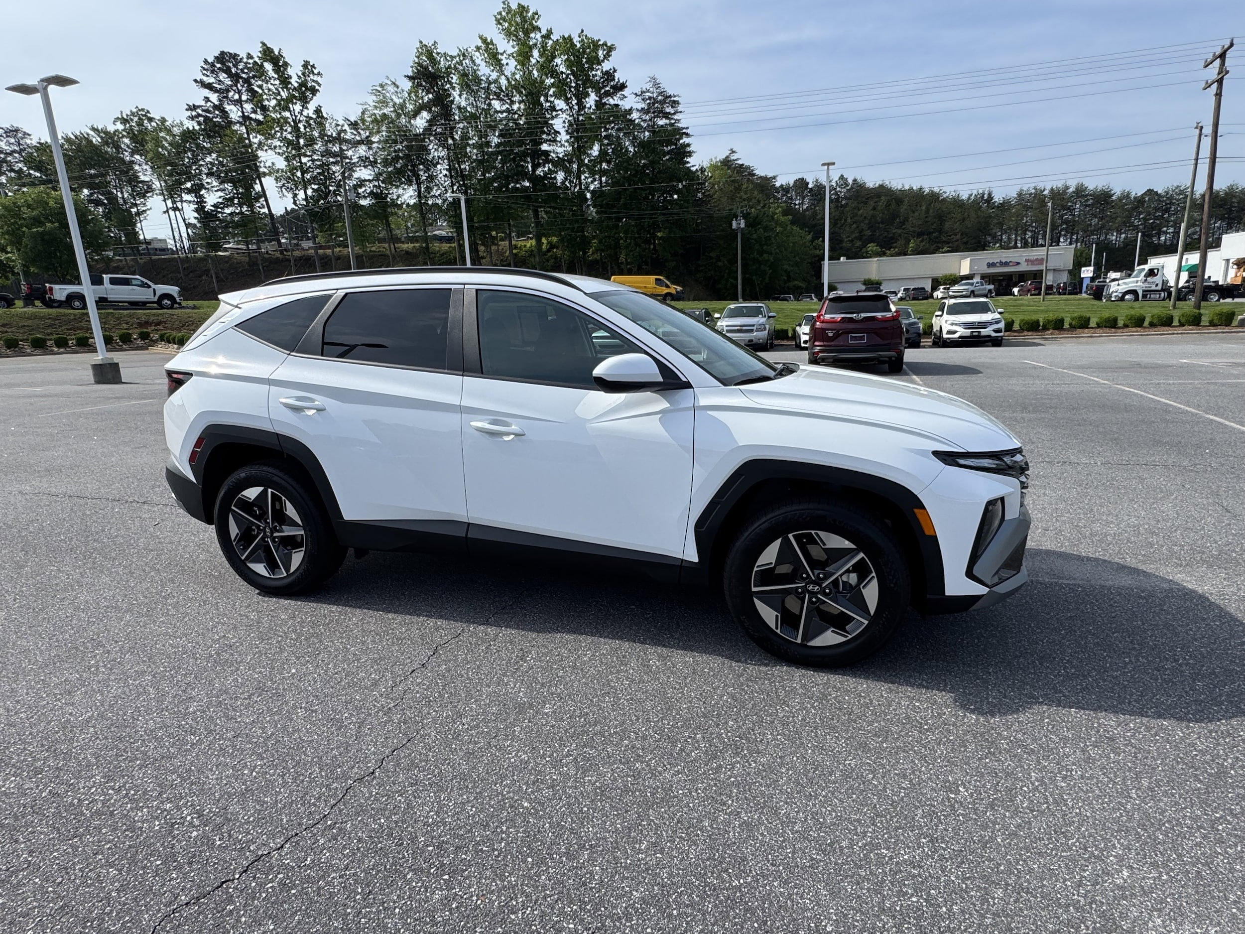 Used 2025 Hyundai Tucson SEL with VIN 5NMJBCDE8SH524618 for sale in Hickory, NC