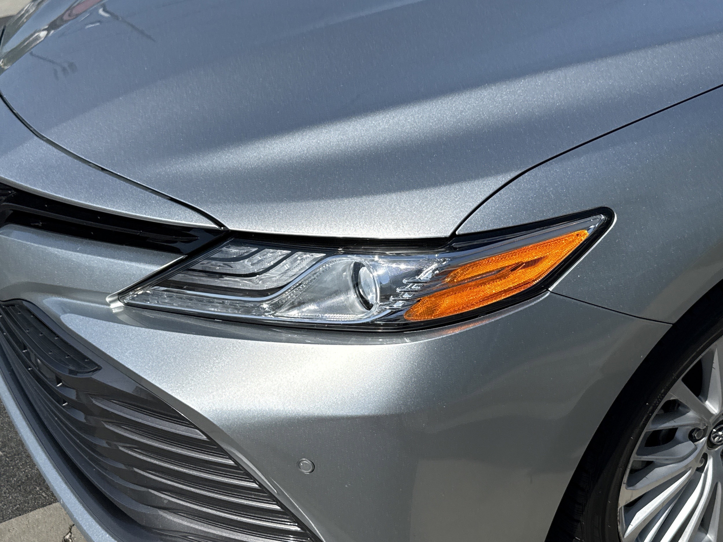 2018 Toyota Camry Hybrid XLE photo 5