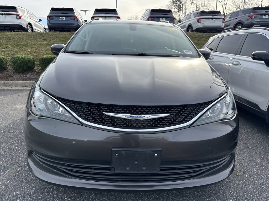 Used 2020 Chrysler Voyager LXI Van Passenger Van