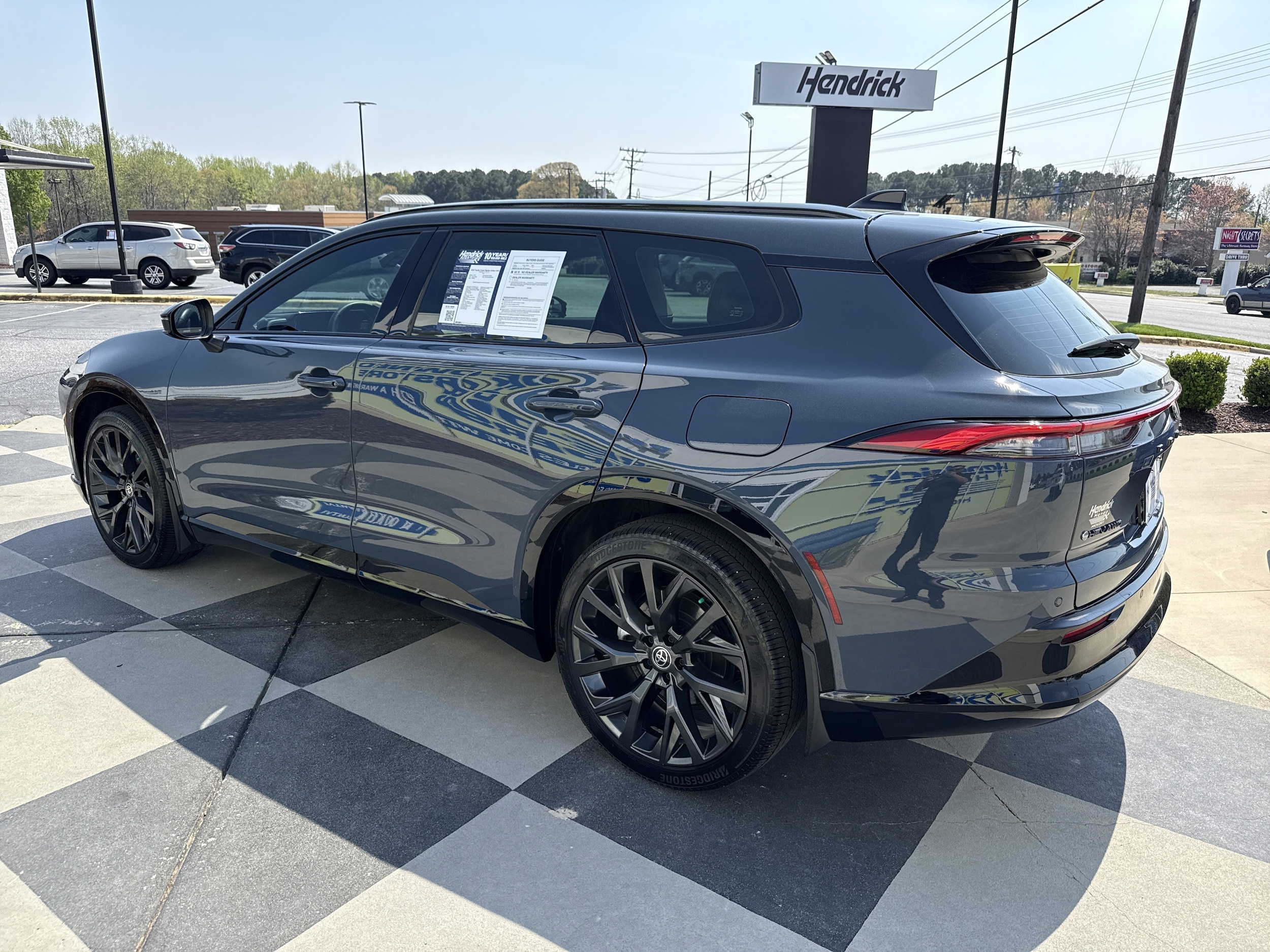 2025 Toyota Crown Signia Limited photo 6