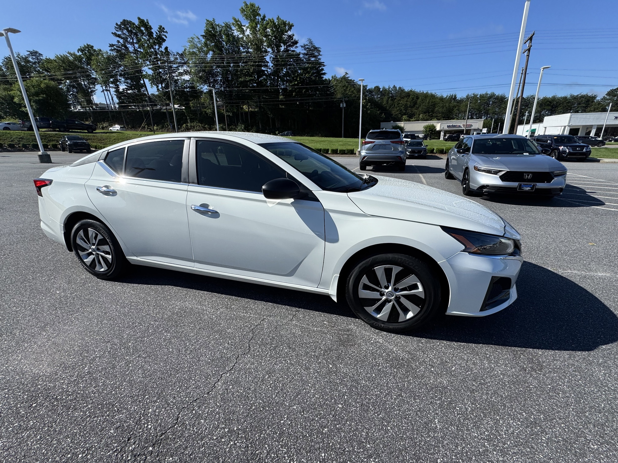 Used 2025 Nissan Altima S with VIN 1N4BL4BV0SN338249 for sale in Hickory, NC