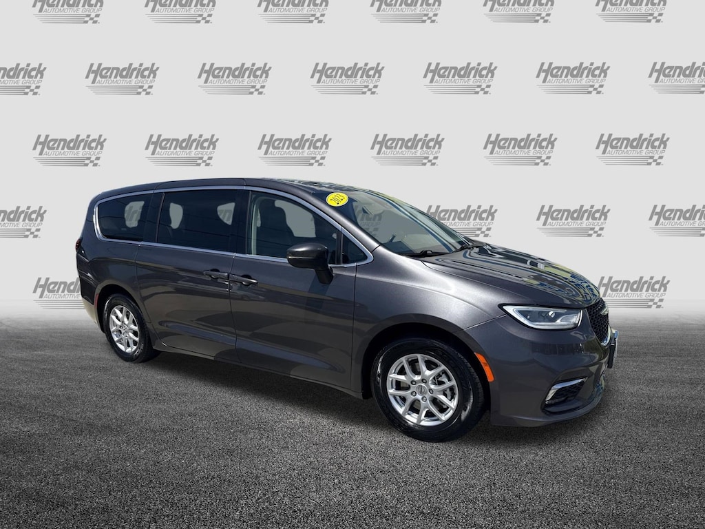 Used 2023 Chrysler Pacifica Touring L Van Passenger Van